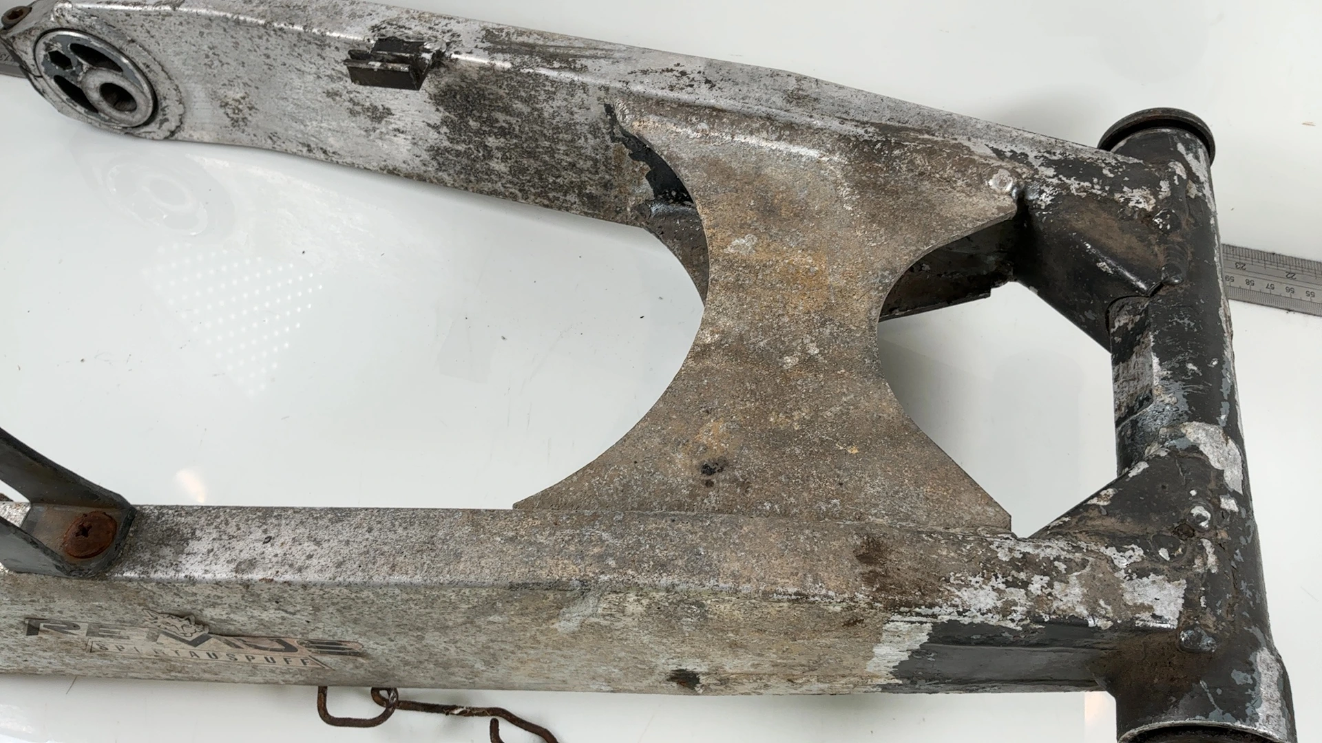 Kawasaki Ninja ZZR1100 ZX1100C 1100 Rear Swing Arm 1990-1992 OEM 33001-1351-HN - Image 6