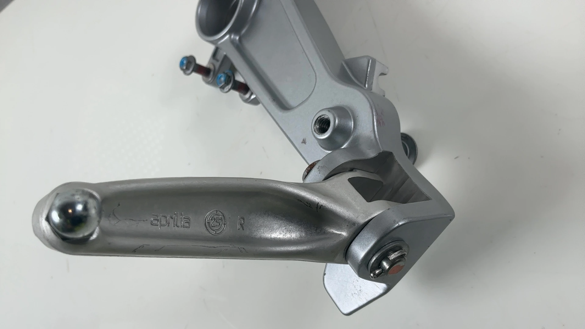 Aprilia RS660 Tuono 660 660cc Front Right Footrest Bracket 2021-26 OEM 2B005203 - Image 4