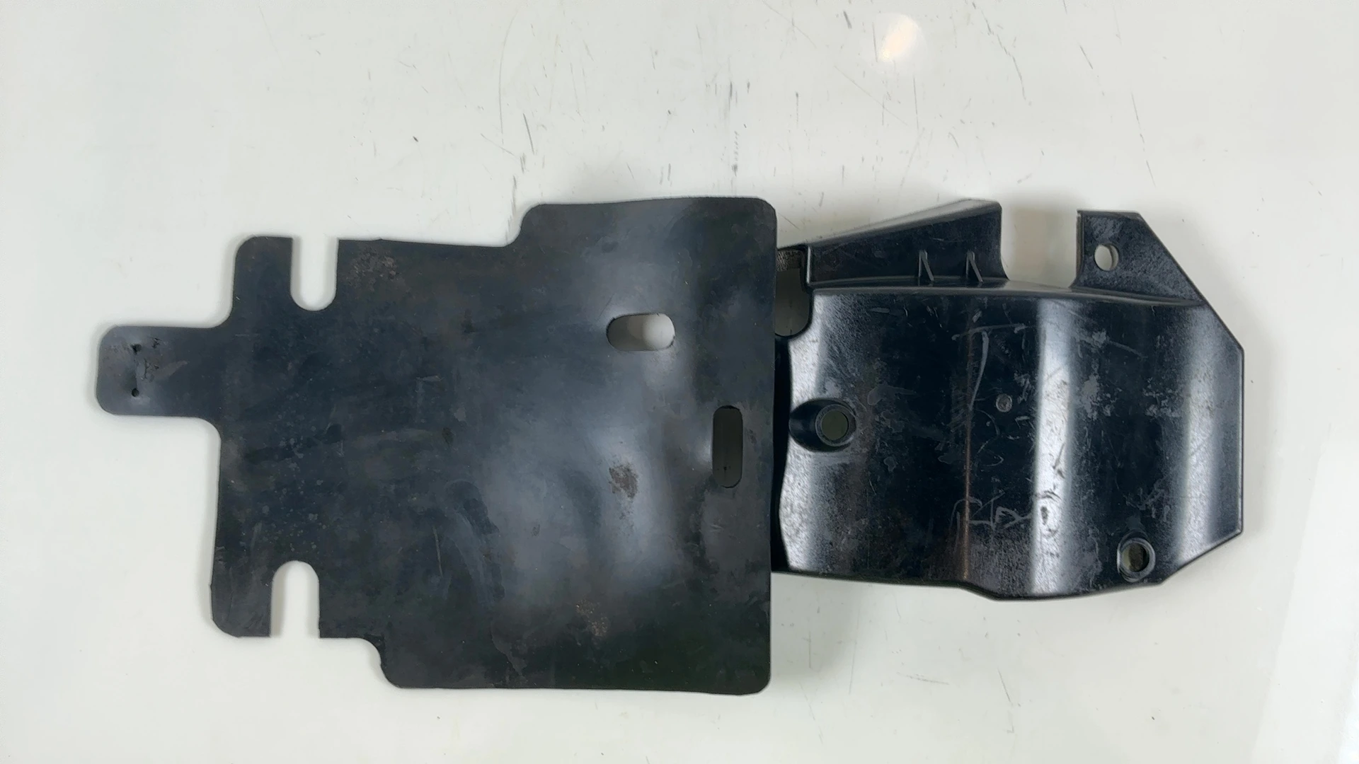 Yamaha TDM850 3VD 850 CC Engine Cover Splash Mudguard 1991-2001 OEM 3VD-21162-00