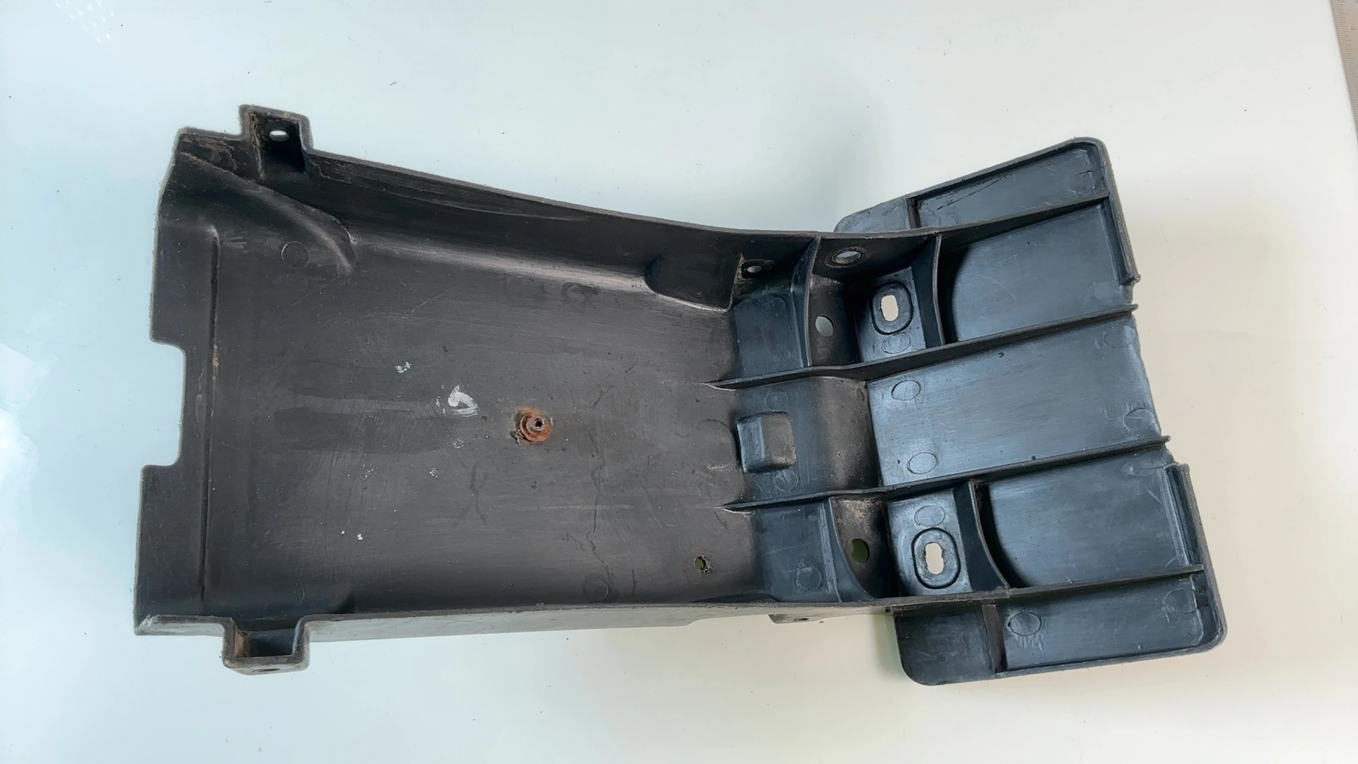 Yamaha FZR400 1WG 400cc Rear Inner Mudguard Tail Tidy 1986-1990 OEM 1WG-21611-00 - Image 2