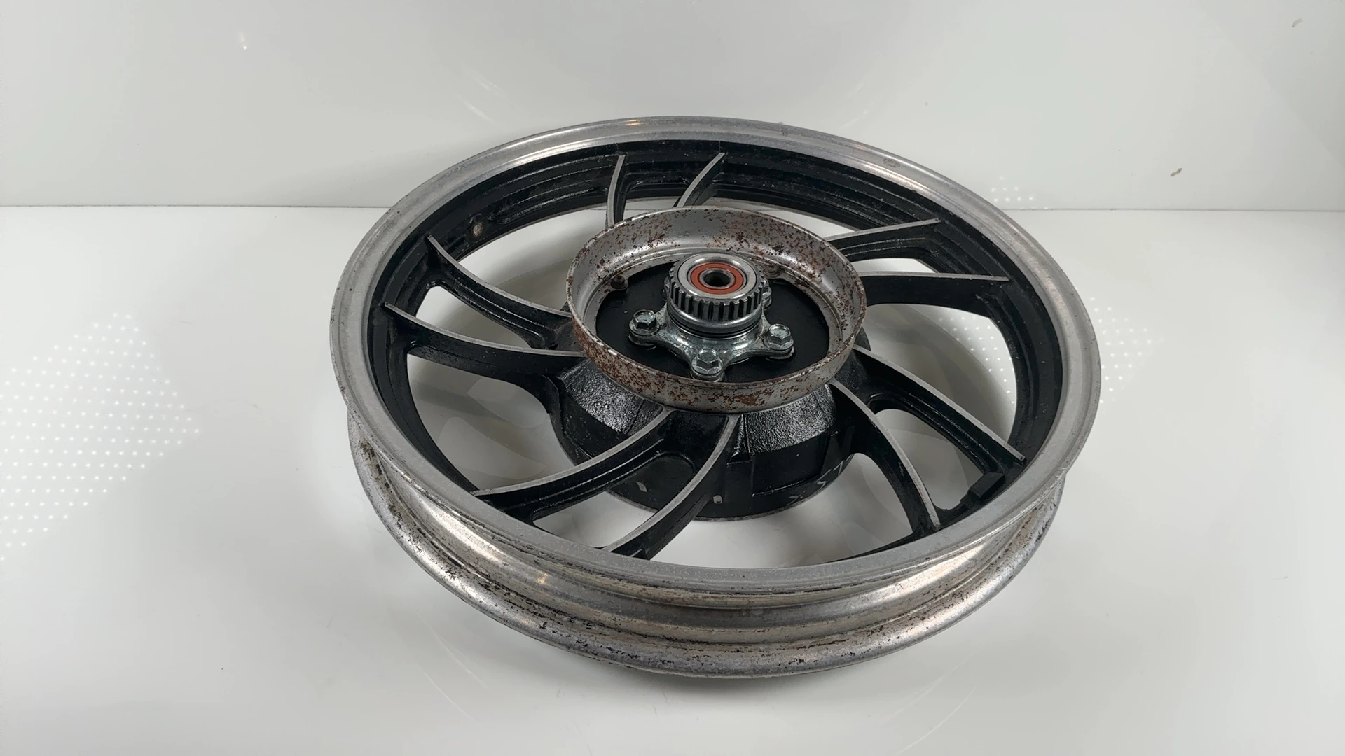Yamaha Seca XJ750R 750 Rear Wheel Rim 1981-1983 OEM 5G2-25338-29-98 - Image 1