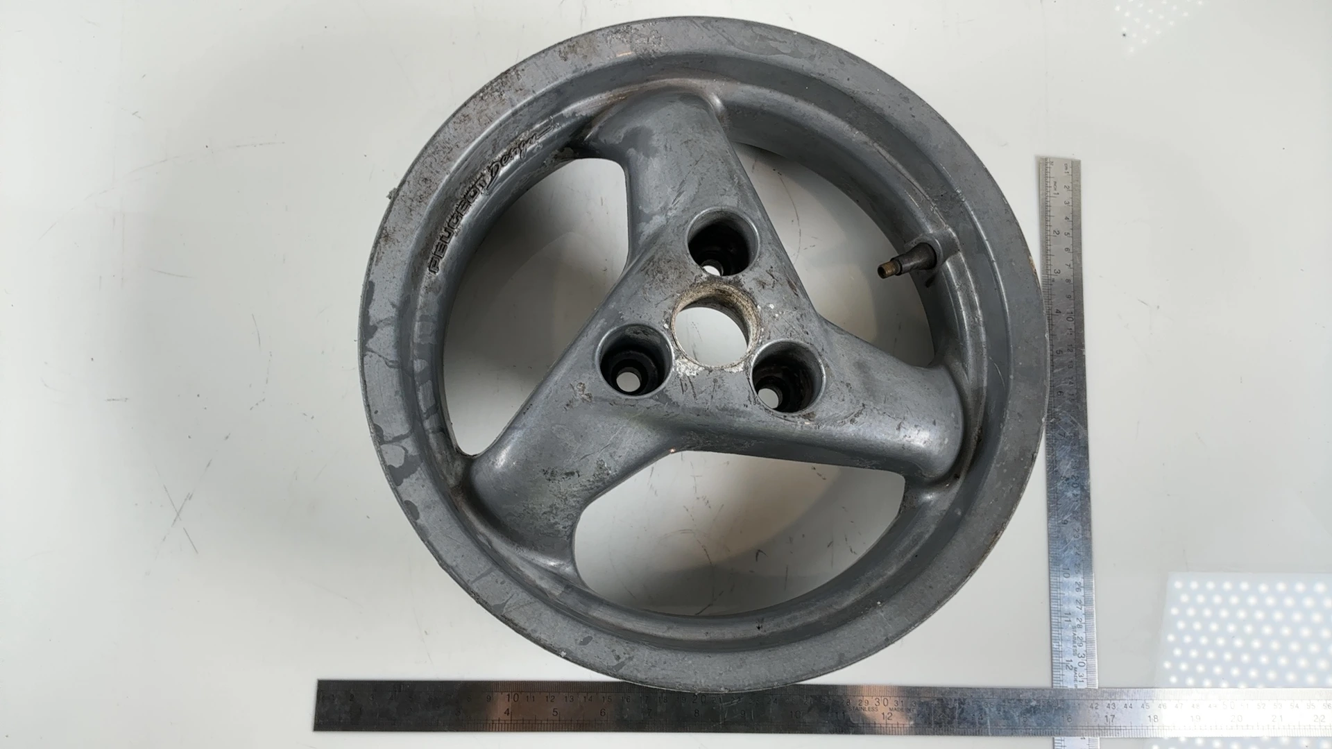 Peugeot Speedfight 1 2 50cc Front Wheel Rim 1997-2008 OEM 771343 H2 DOT D - Image 3