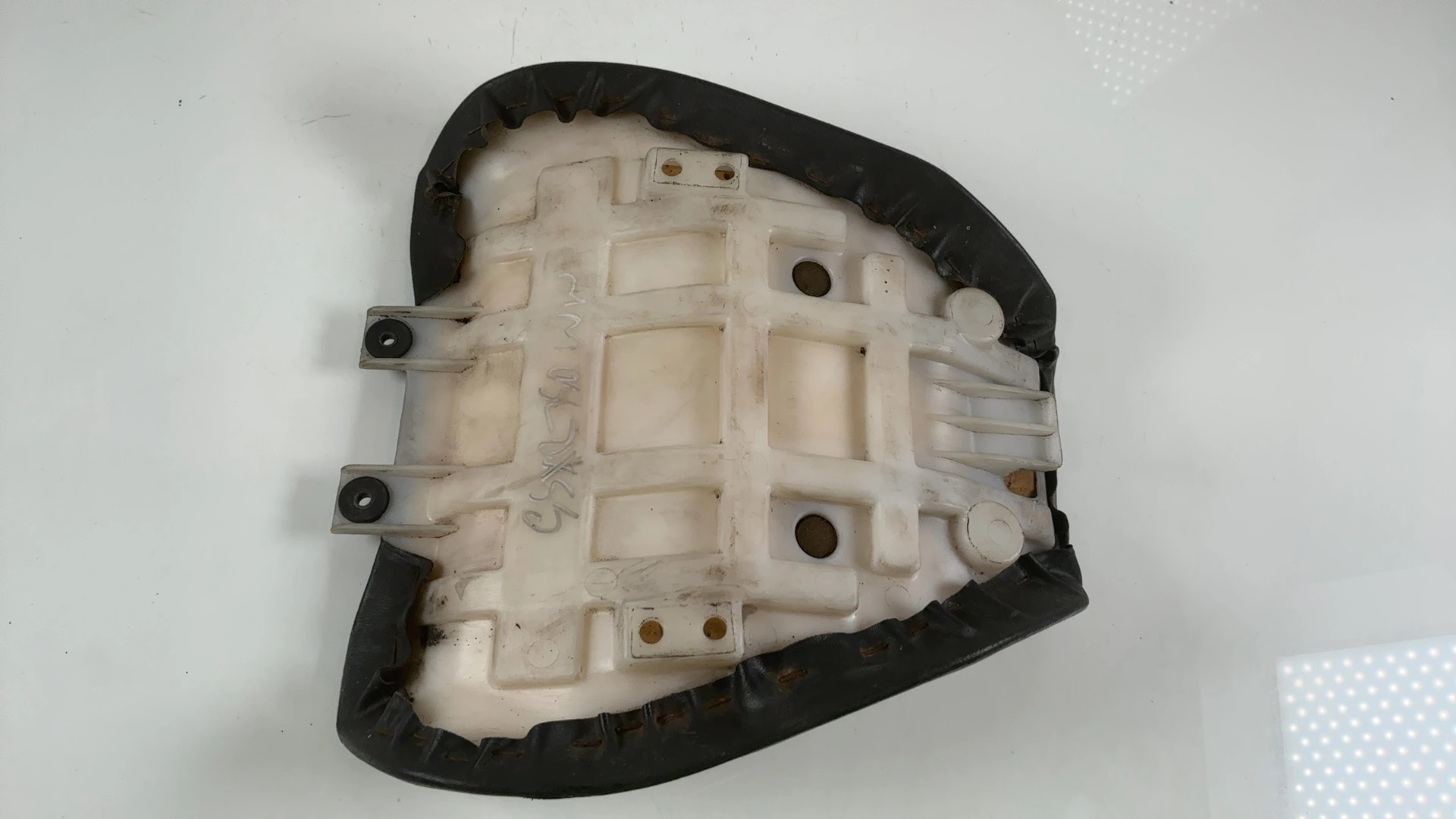Suzuki GSXR 600 750 SRAD 600cc Front Rider Seat 1996-2000 OEM 45100-33E00-R42 - Image 8