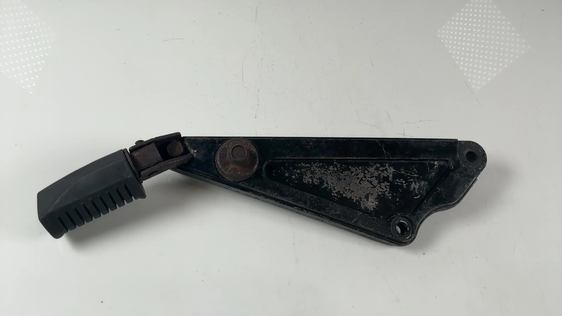 Kawasaki GT750 KZ750P 750cc Left Rear Footrest Hanger Bracket 1982-96 35011-1132