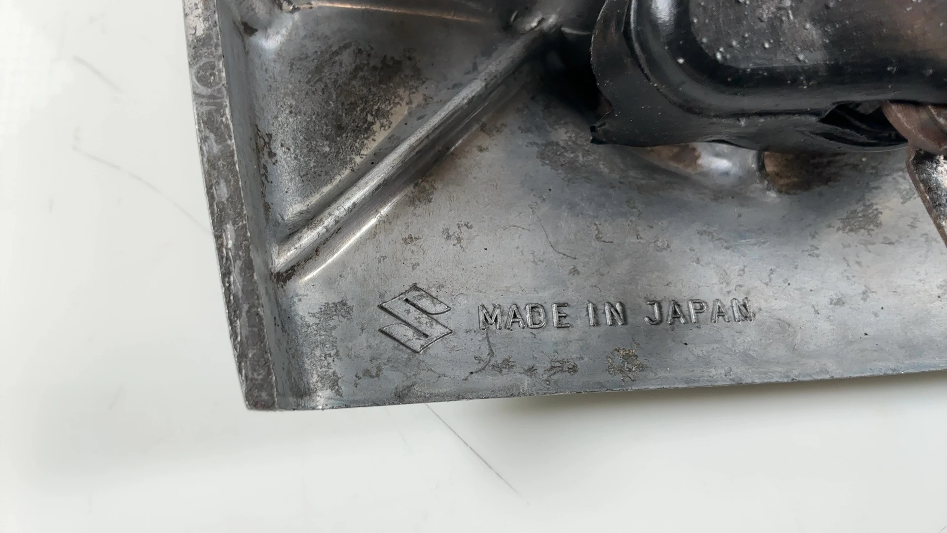 Suzuki GT250 GT250L 250CC Generator Stator Cover 1974 1975 OEM 11351-18100 - Image 7