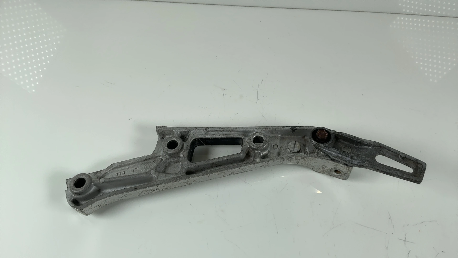 Suzuki GS700E GS700 Rear Left Muffler Footrest Bracket 1984 1985 OEM 43821-31300 - Image 5