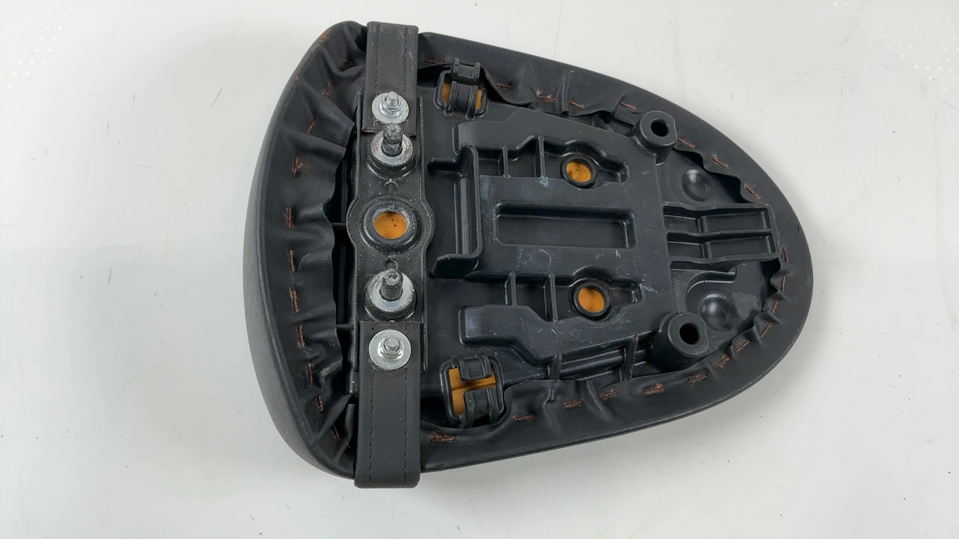 Suzuki GSX-R1000 GSXR1000 1000cc Rear Passenger Seat 2007-08 OEM 45300-21H01-6BY - Image 3