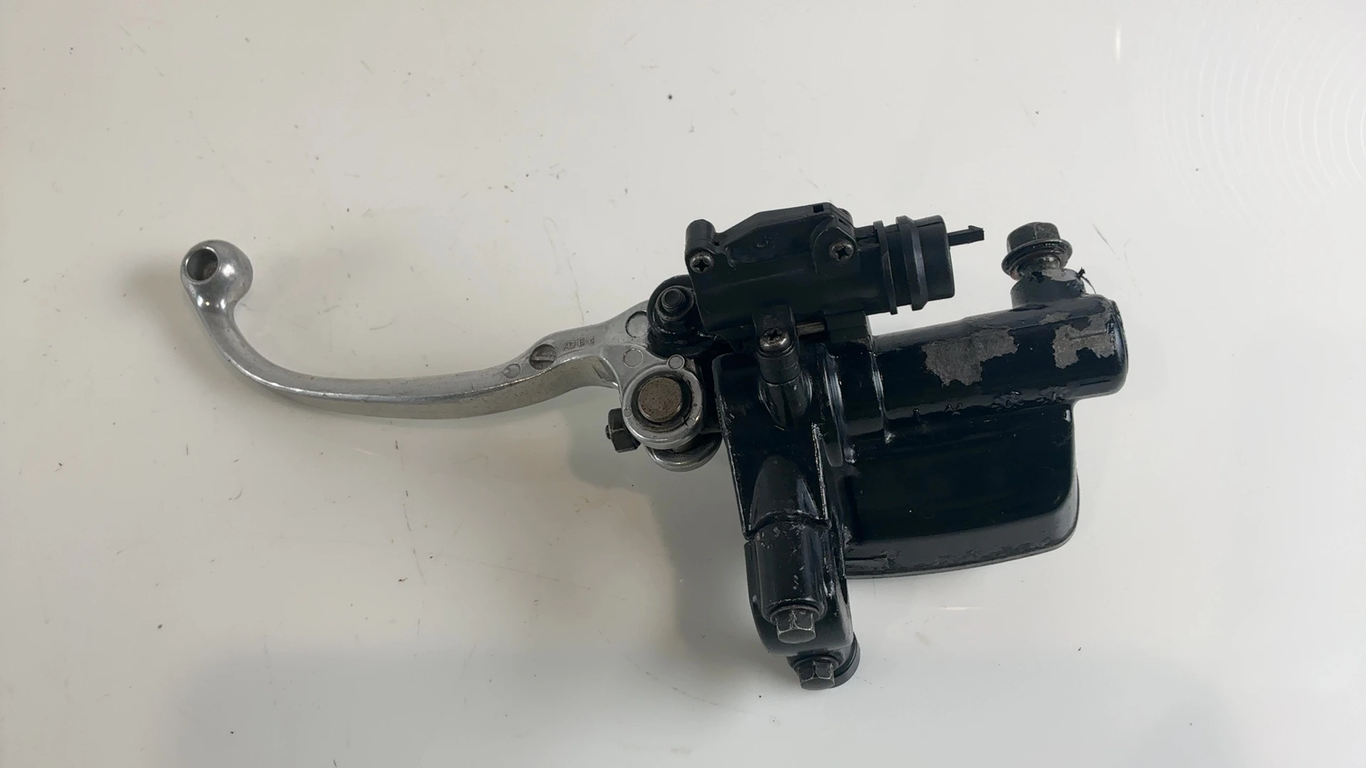 Yamaha XJ600S Diversion XJ600 Front Brake Master Cylinder 1997-2001 4BR-W2587-02 - Image 2