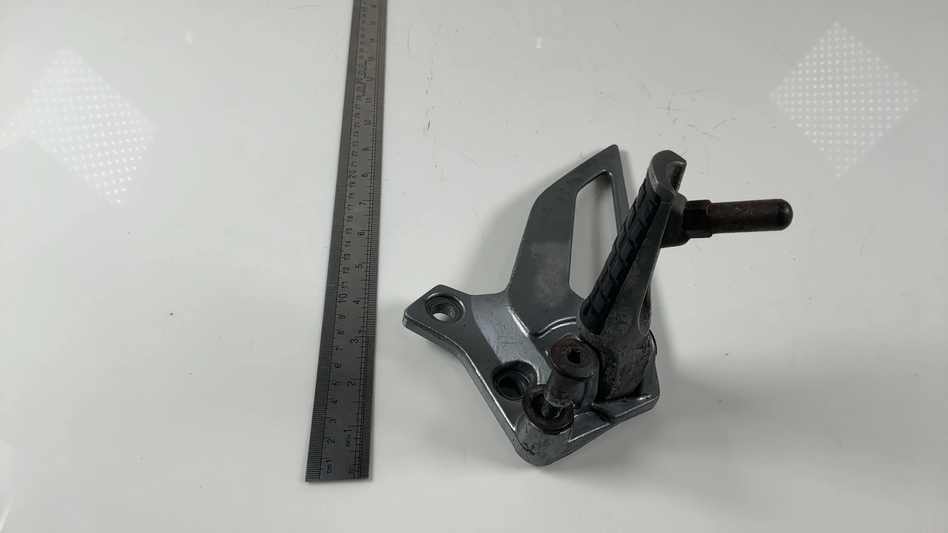 Kawasaki ZZR250 EX250H 250cc Left Front Footpeg Bracket 1990-2007 OEM 35011-1525 - Image 4