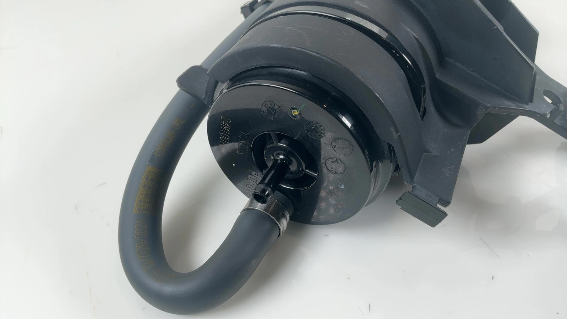 Aprilia Tuono RS 660 660cc EVAP Carbon Canister 2020-2026 OEM 2B002632 - Image 8