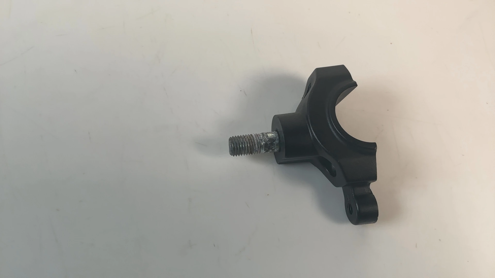 Yamaha XSR900 RN43 850cc Right Lower Handlebar Holder Clamp 2016 1RC-24848-12-00 - Image 3
