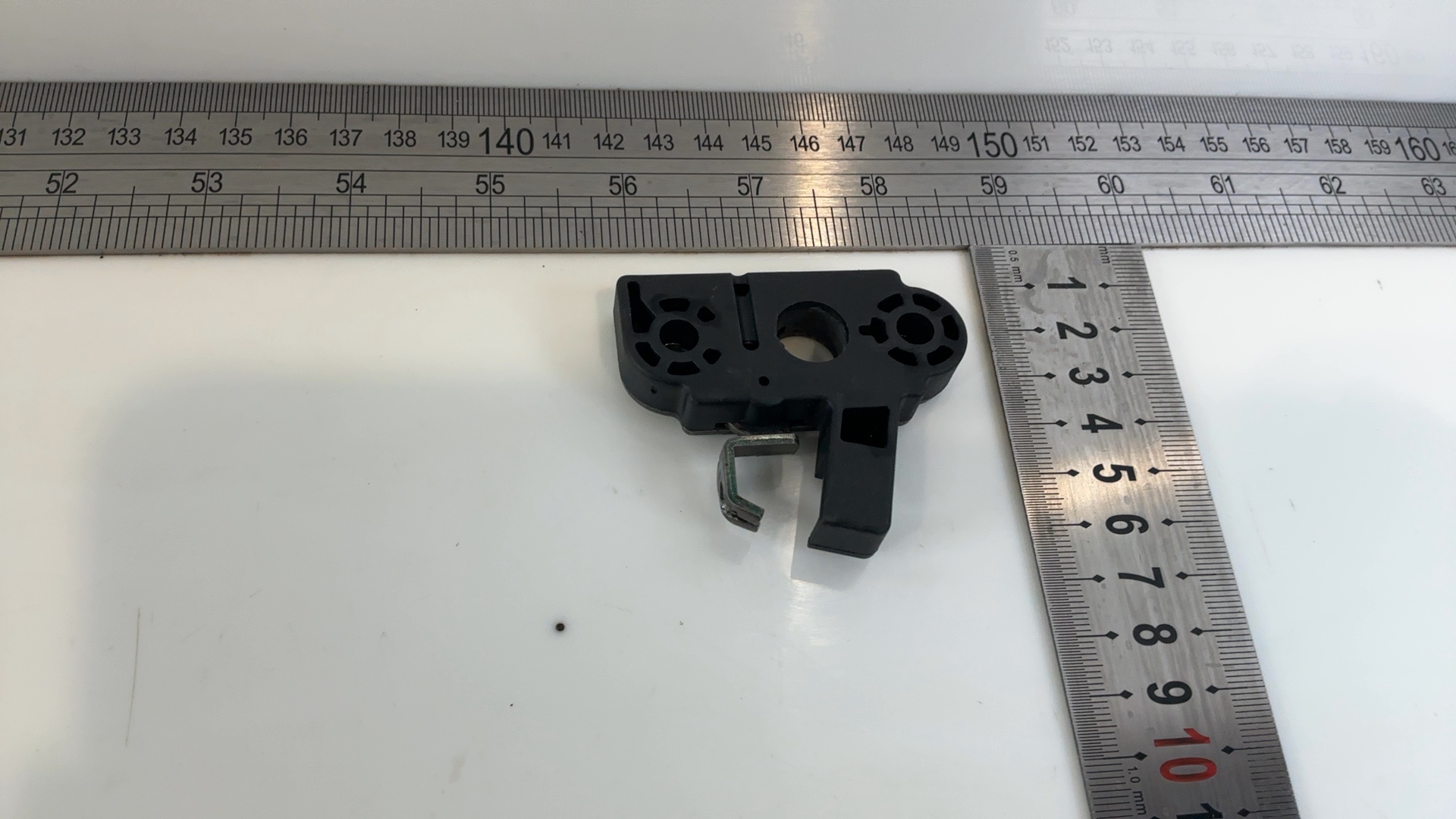 MV Agusta F3 800 800cc Rear Seat Catch Lock Latch 2013-2016 OEM 8000B5412 - Image 4