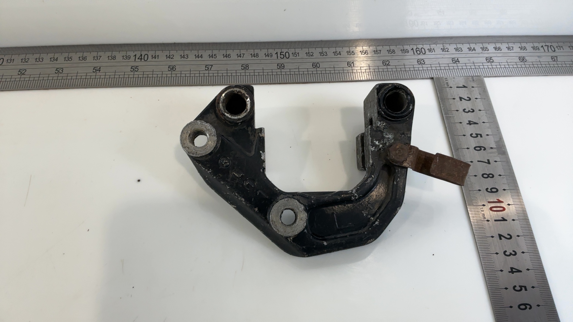 Honda Superdream CB400N 400cc Left Brake Caliper Bracket 1978-1981 45110-442-701 - Image 4