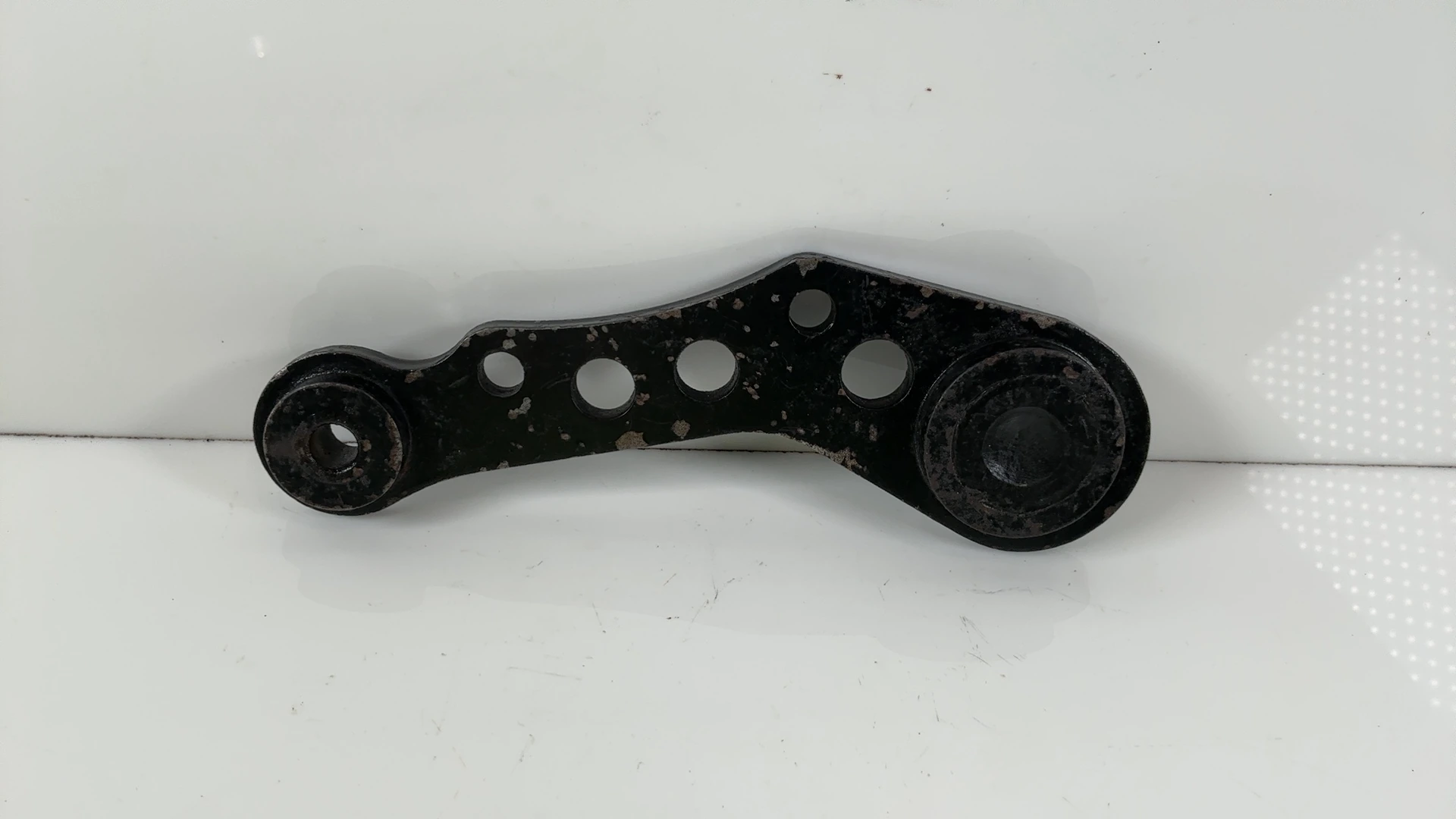 Kawasaki LTD Shaft ZN700A 700 Rear Brake Caliper Bracket 1984-85 OEM 43044-1051 - Image 2