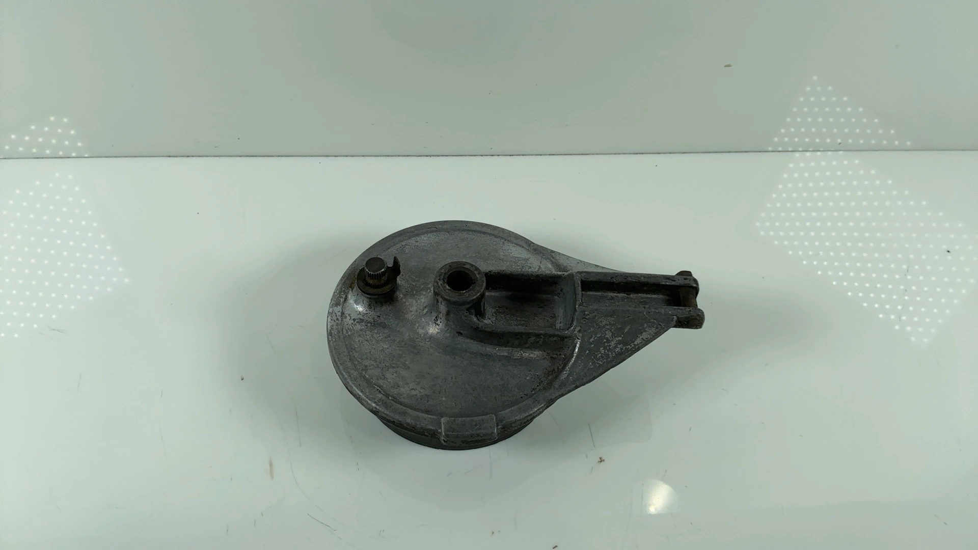 Daelim VC Advance VC125F 125cc Rear Brake Hub Plate 1994 1996 OEM 43100-KEZ-9000 - Image 2