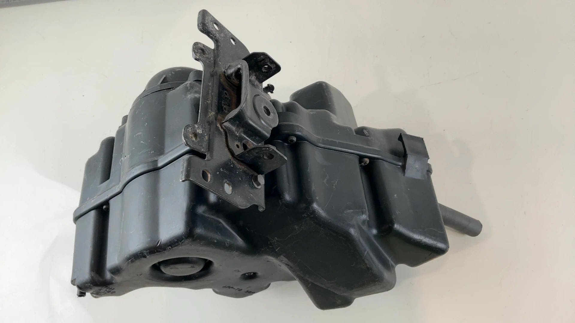Kawasaki ER-5 ER500C 500cc Air Filter Box 2001-2006 OEM 11010-1767 - Image 6