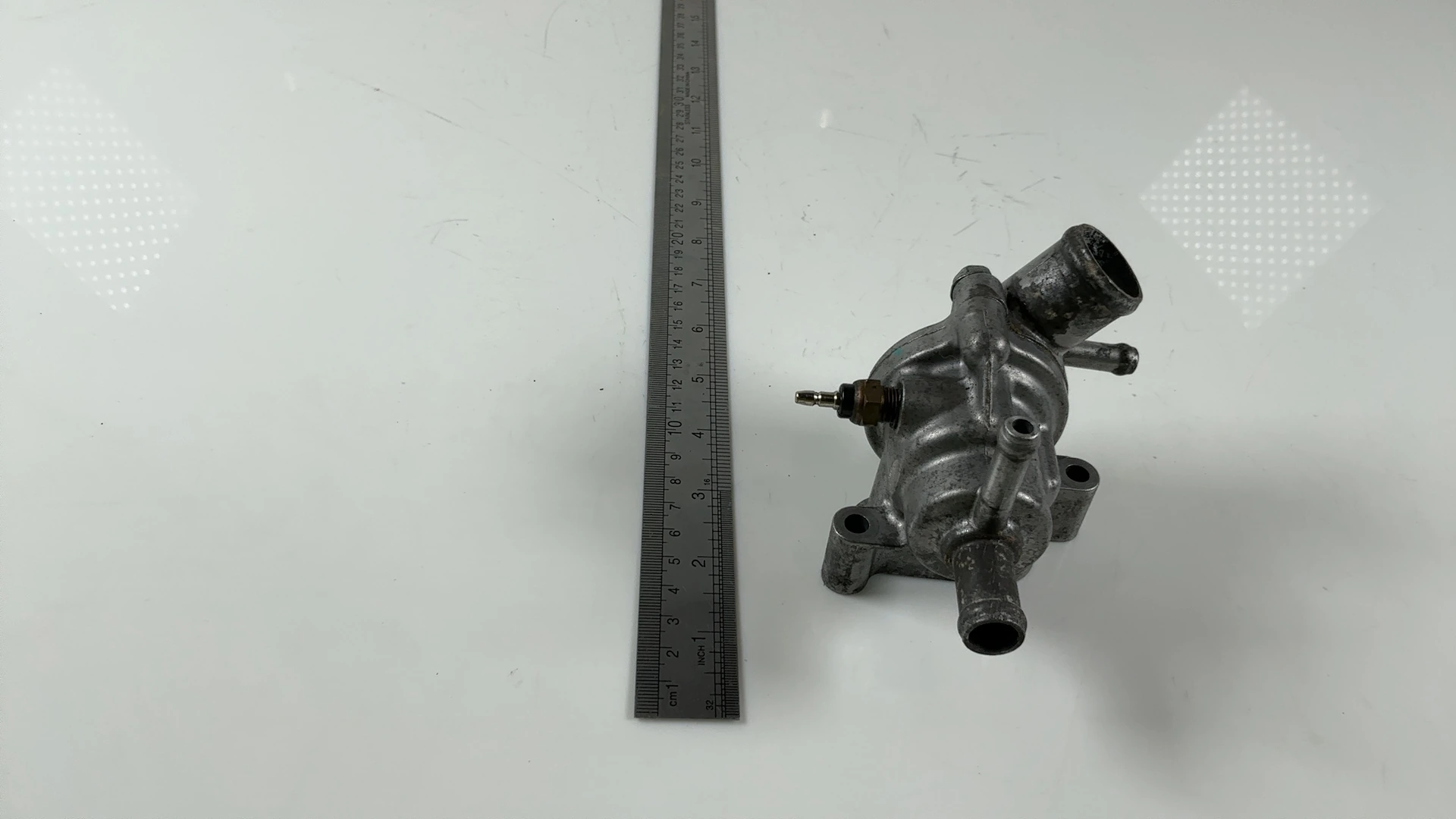 Honda CBR600F4 PC35 600cc Thermostat Housing 1999-2000 OEM 19311-MBW-305 - Image 4