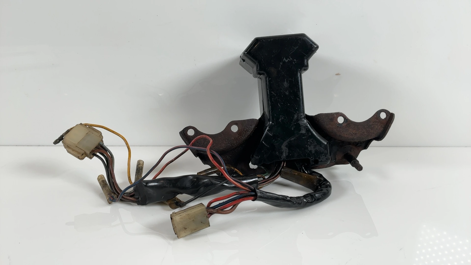 Yamaha XS650 Standard 650cc Indicator Light Bracket 1977-79 OEM 1T3-83568-00-00 - Image 3