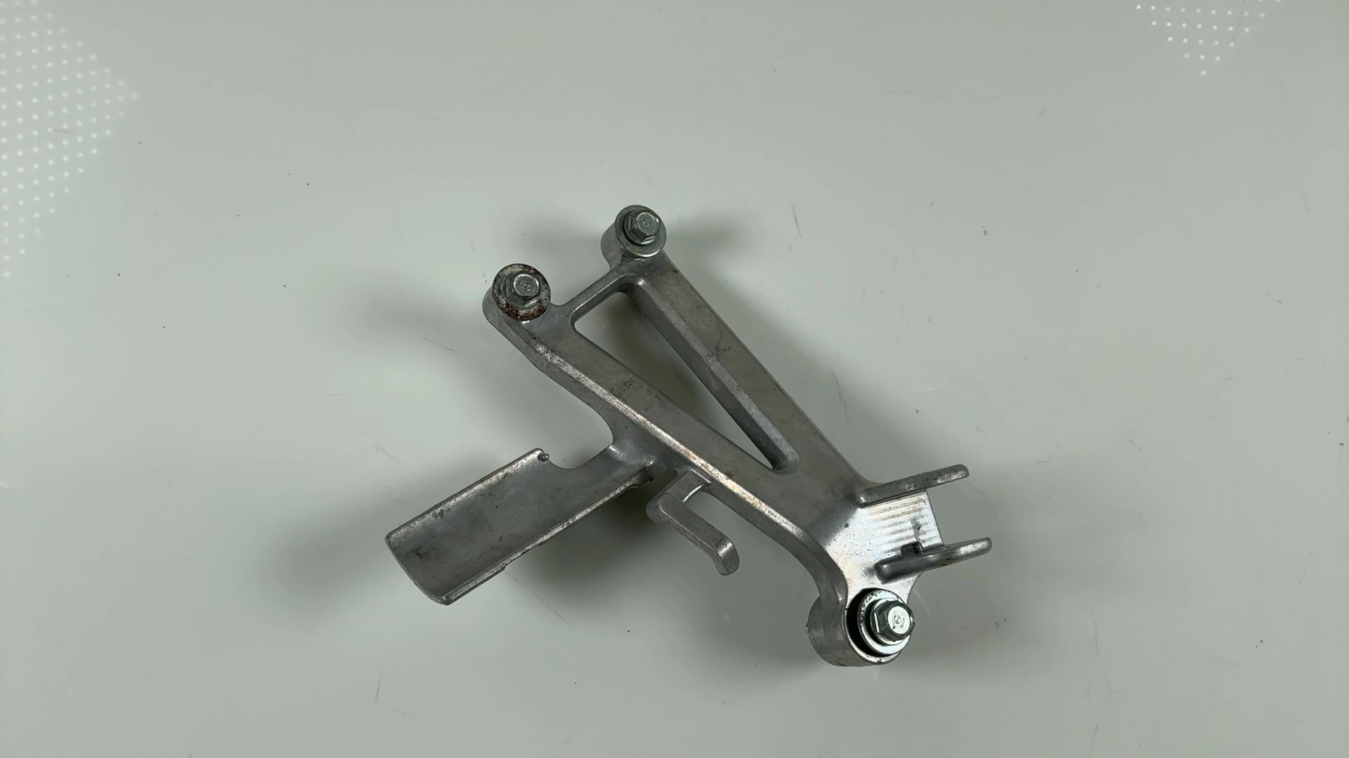 Honda CBR600 CBR600F3 Rear Right Footrest Peg Bracket 1995-98 OEM 50750-MV9-930 - Image 2