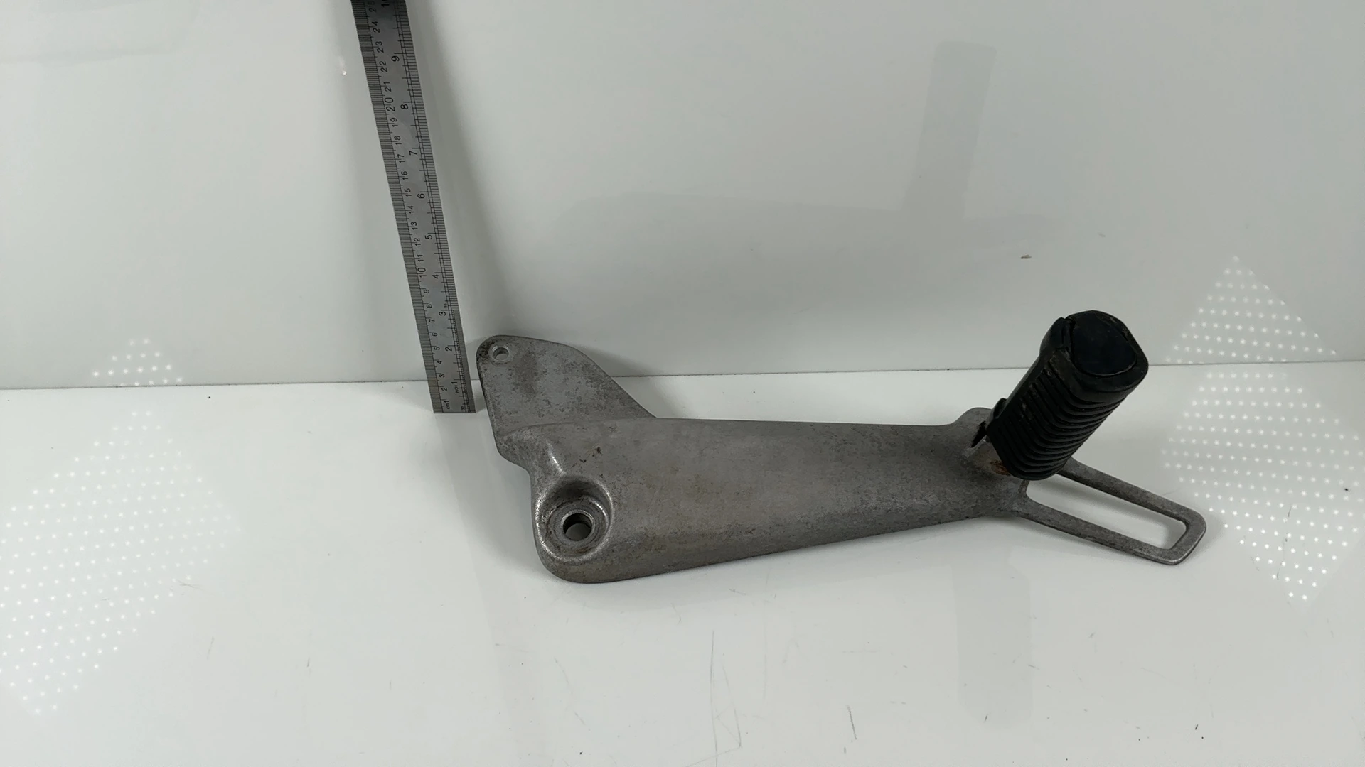 Honda CG125 CG125ES4 Pillion Foot Peg Bracket Rear Right 2003-2004 50715-KGA-940 - Image 4