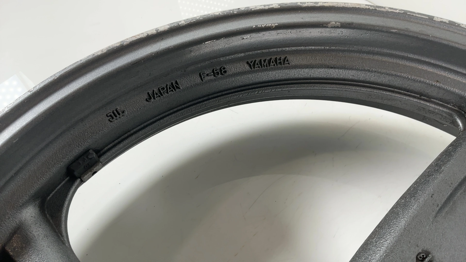 Yamaha TDM850 3VD 850cc Front Wheel Rim 1991-2001 OEM 3VD-25168-00-WG - Image 8