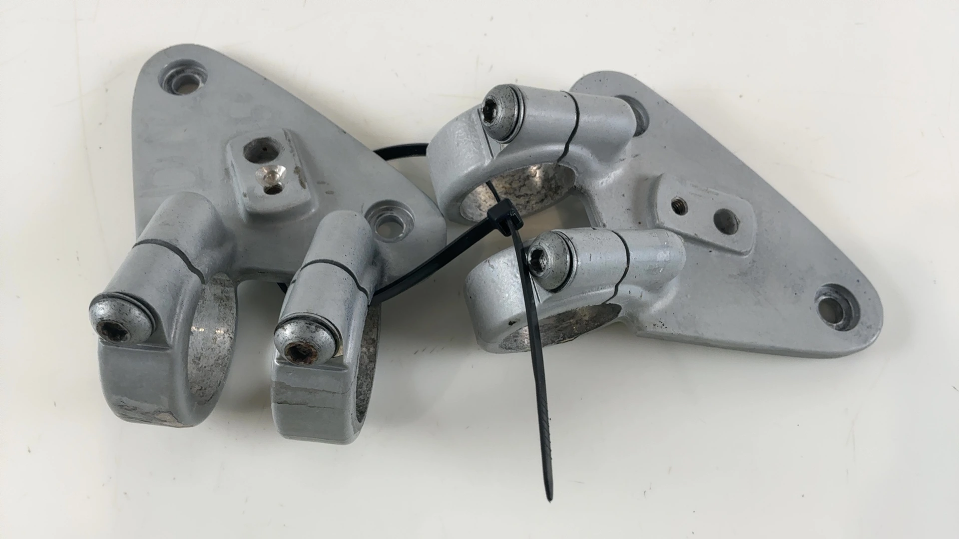 Gilera DNA 50 ZAPC27000 50cc Headlight Bracket Mounts 2000-01 OEM 970197/970198 - Image 5