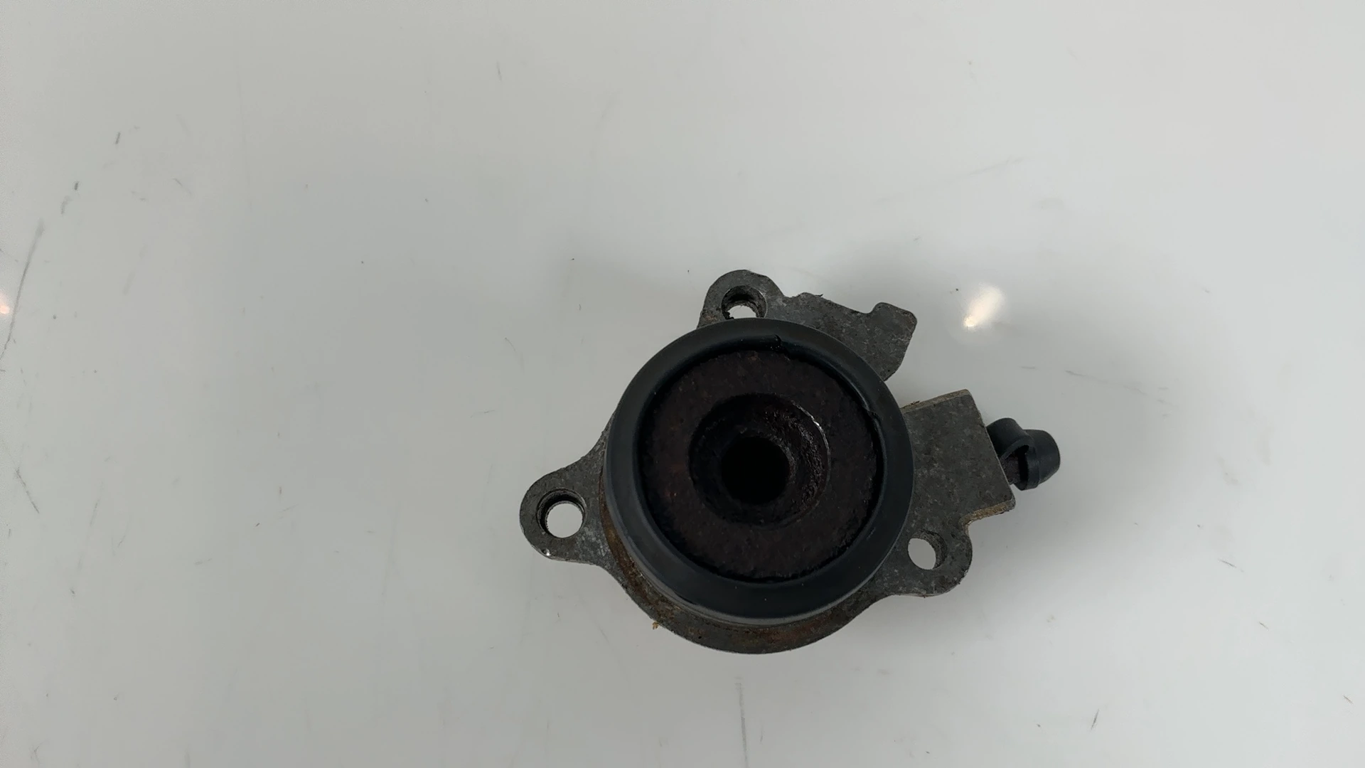 Yamaha FZ750 1FN 750cc Clutch Slave Cylinder 1985-86 OEM 1AE-16381-11-00 - Image 4