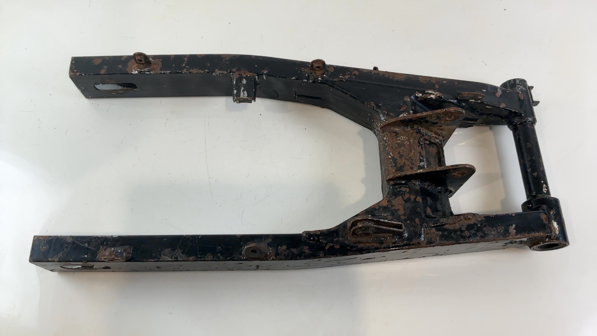 Honda CBR600F CBR600 600cc Rear Swingarm 1987 1988 1989 1990 OEM 52100-MN4-000 - Image 1