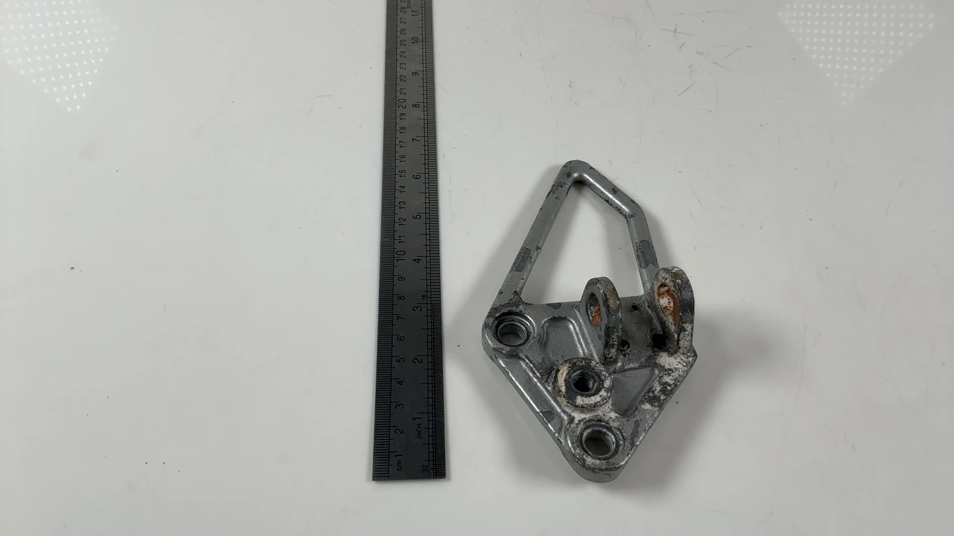Kawasaki GPX600R Ninja 600R ZX600C Left Footrest Bracket 1988-97 OEM 35011-1344 - Image 4