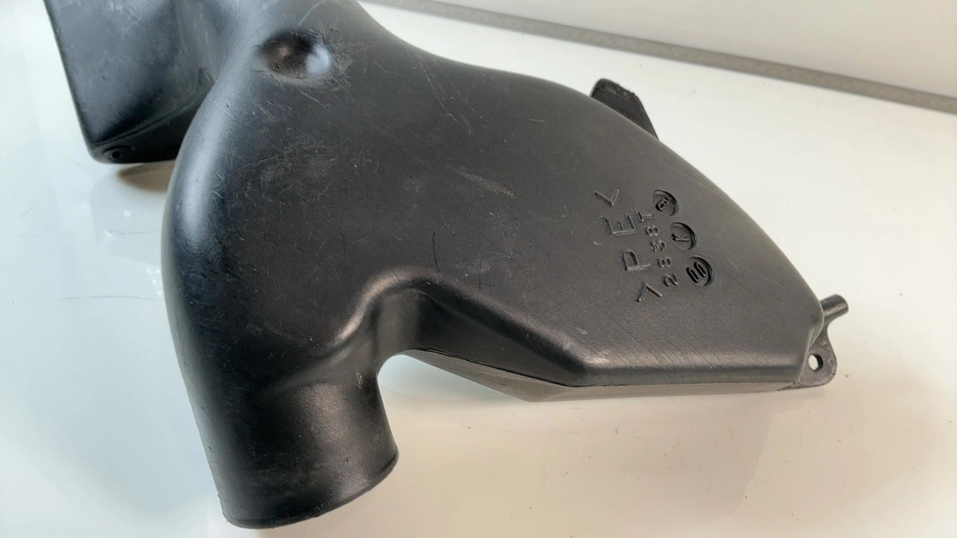 Yamaha YZF R6 RJ03 600cc Right Ram Air Intake Duct Pipe 1999-02 OEM 5EB-2838T-00 - Image 6