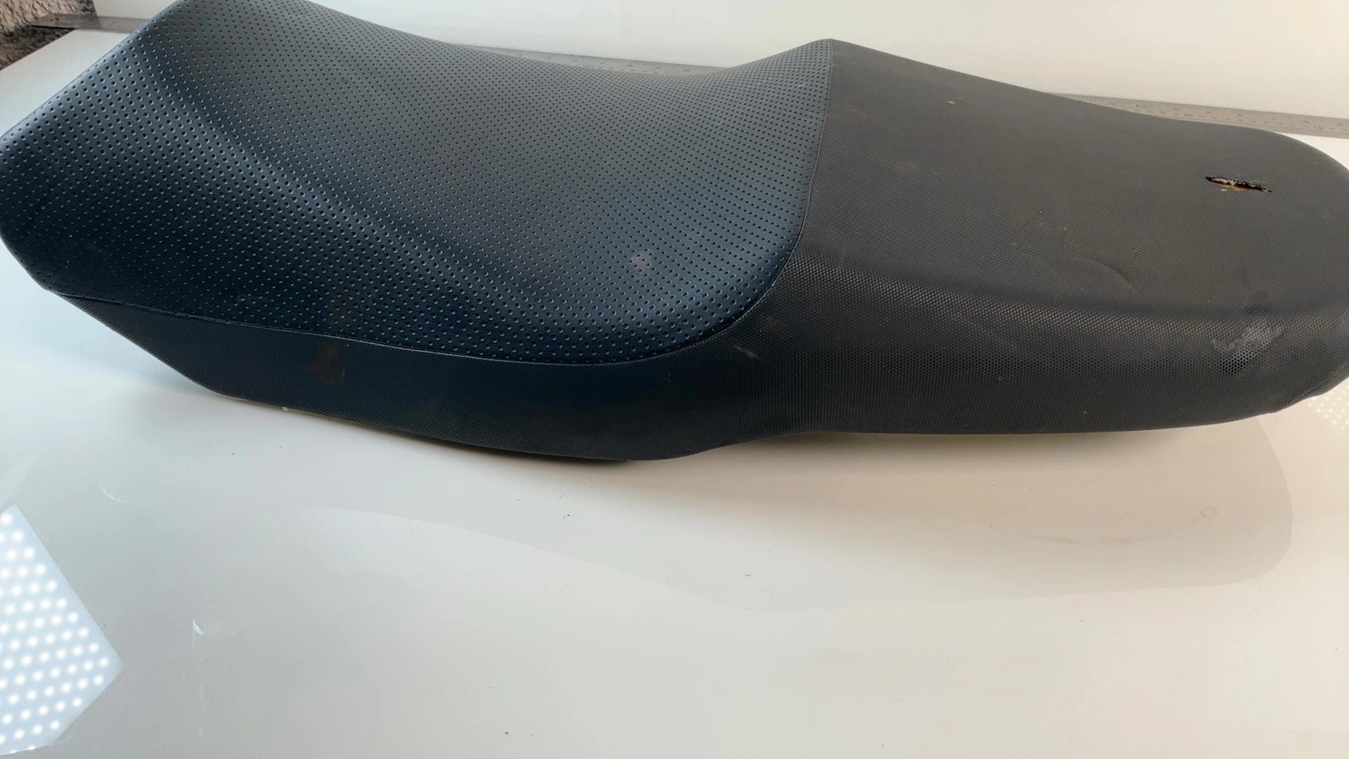 Suzuki Bandit GSF600 GSF600S 600cc Motorcycle Seat 2000-2004 OEM 45100-31F00 - Image 6