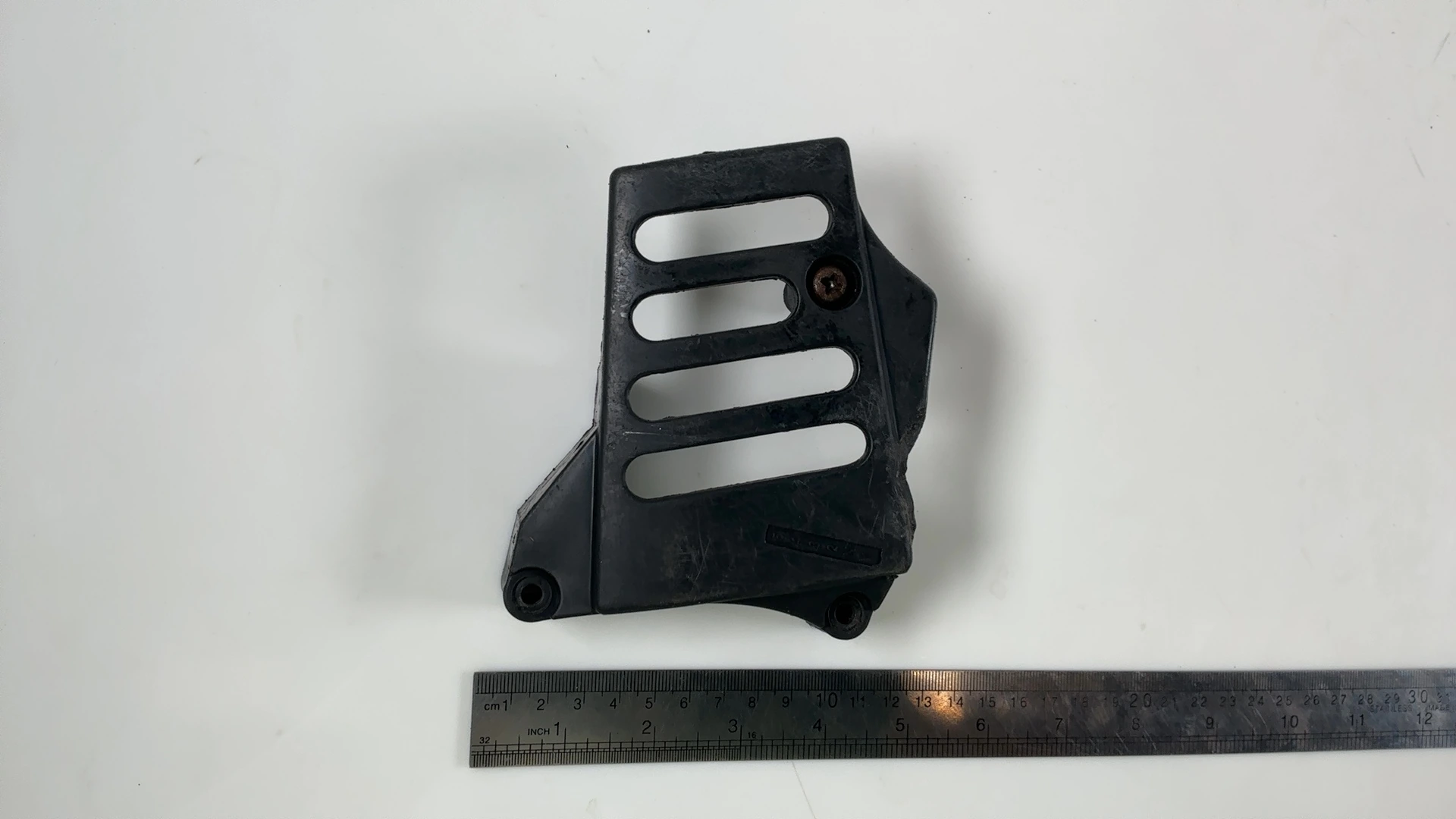 Kawasaki KE175 D 175cc Front Sprocket Chain Cover Guard 1980-1983 OEM 14026-1016 - Image 5