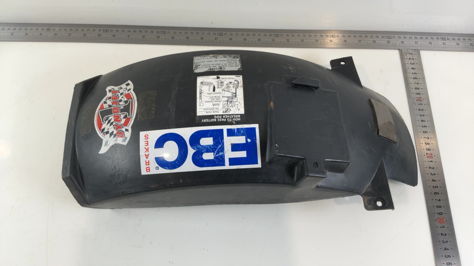 Yamaha FZR1000 3GM 1000 CC Rear Inner Fender 1991 1994 OEM 3GM-W2161-01-00 - Image 4