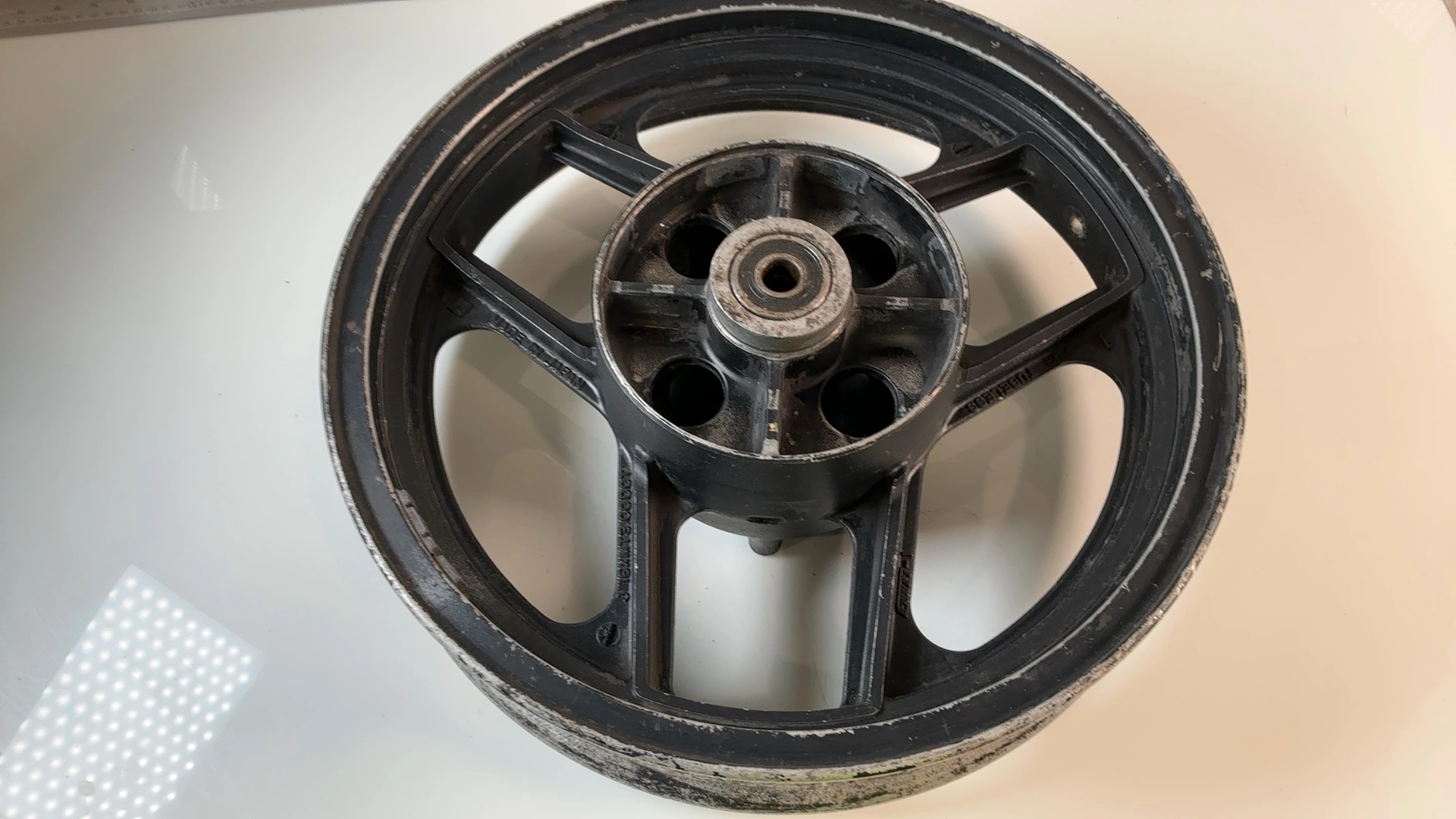 Kawasaki GPZ600R Ninja ZX600A 600cc Rear Wheel Rim 1985-89 OEM 41073-1310 R1181 - Image 2