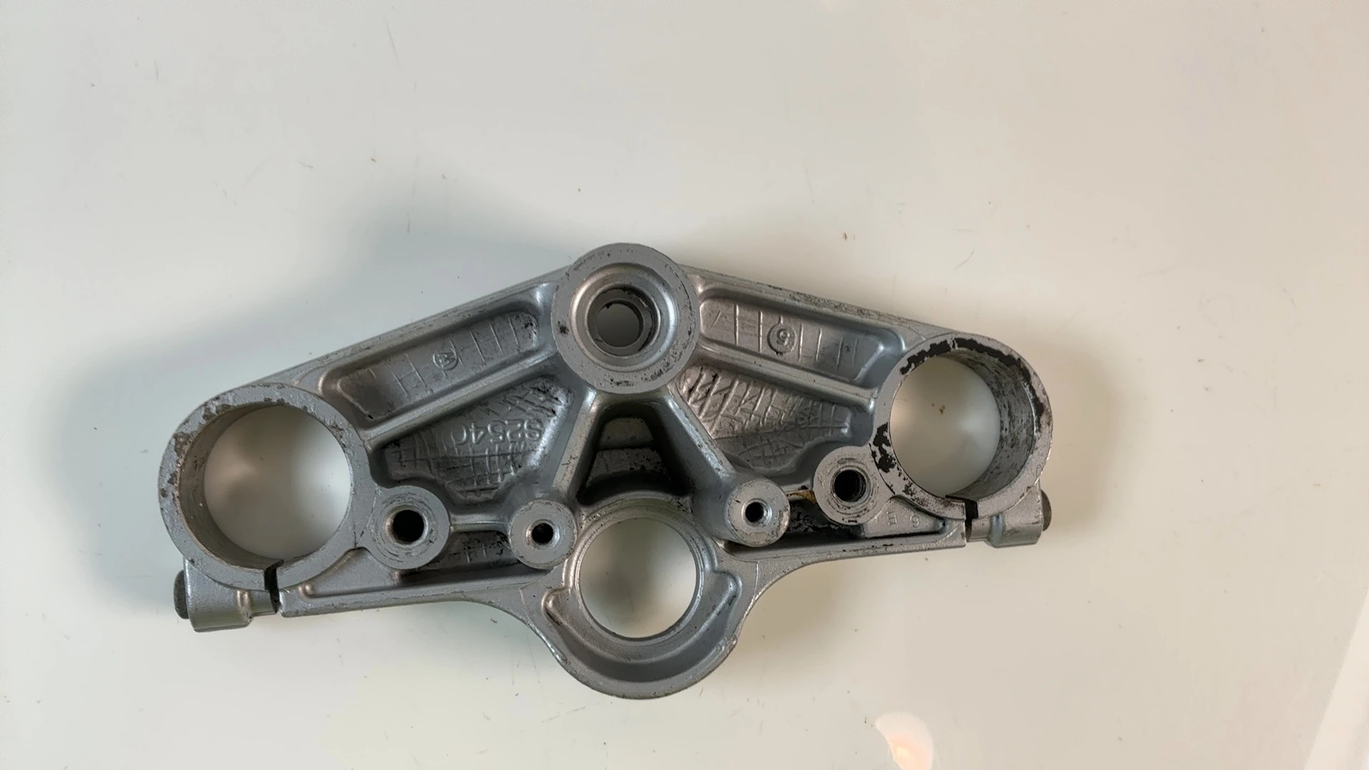 Suzuki Katana GSX600F GN72B 600cc Upper Fork Bridge Yoke 1988-97 OEM 51311-19C20 - Image 2