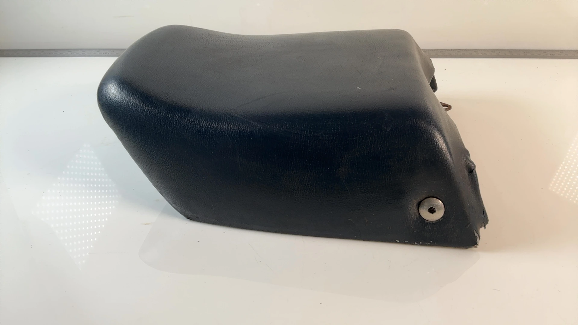 Suzuki RG500 RG400 500cc Passenger Seat 1985-1989 OEM 45300-20A00 Suzuki - Image 6