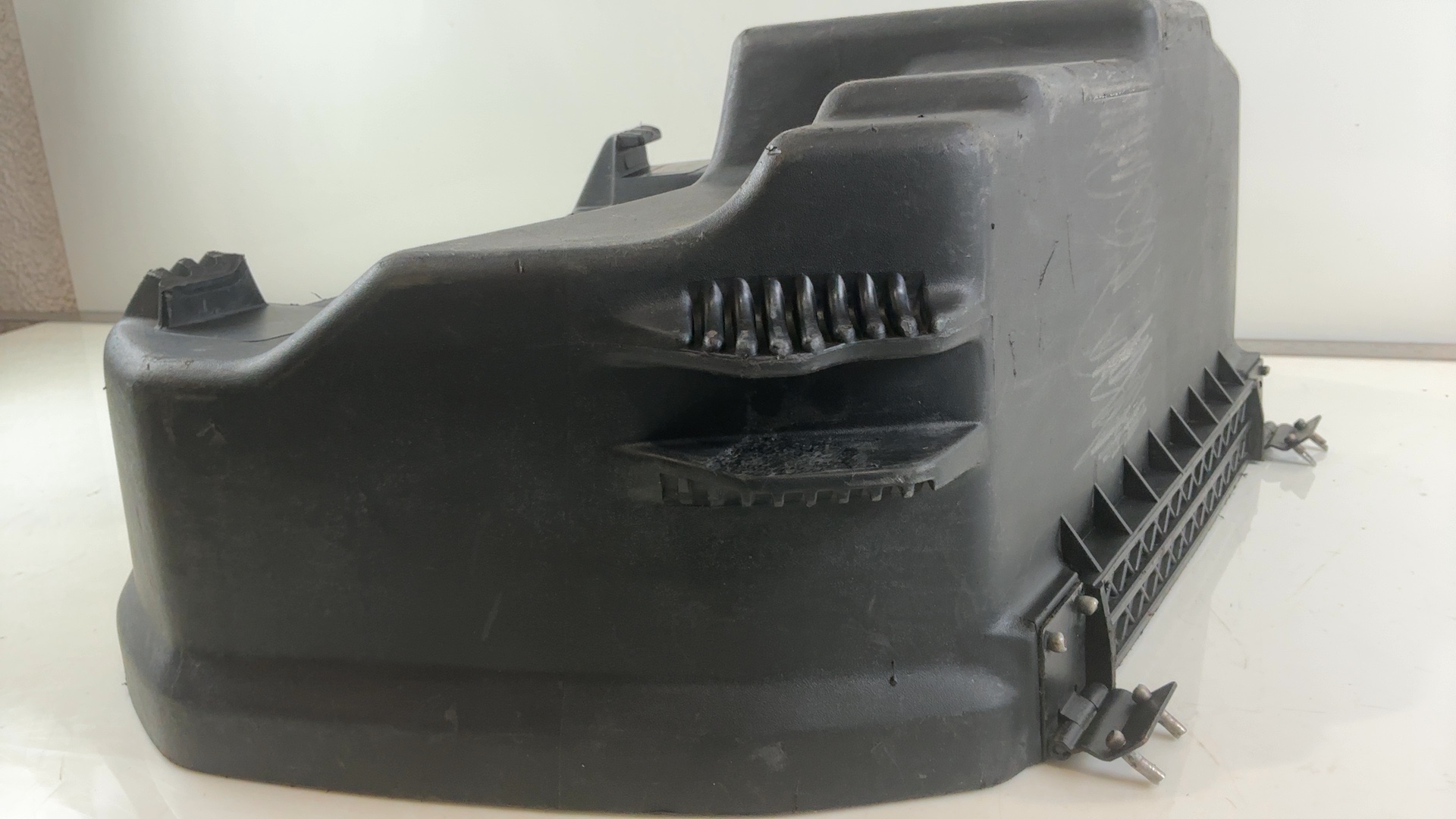 BMW R1100RT R1100 RT 1100 CC Right Saddlebag Base Case 1995-2001 OEM 46542317620 - Image 10