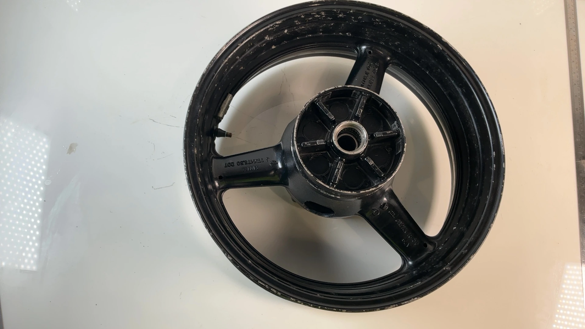 Yamaha FZ1 Fazer FZS1000 1000cc Rear Wheel Rim 2001-2005 OEM 5LV-25338-00 - Image 1