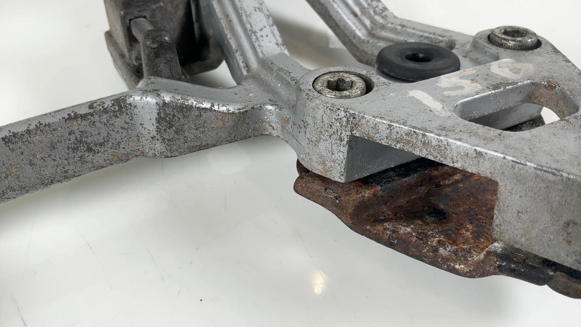 Kawasaki GPX600R ZX600C 600 Left Passenger Footrest Bracket 1988-1997 35011-1342 - Image 4