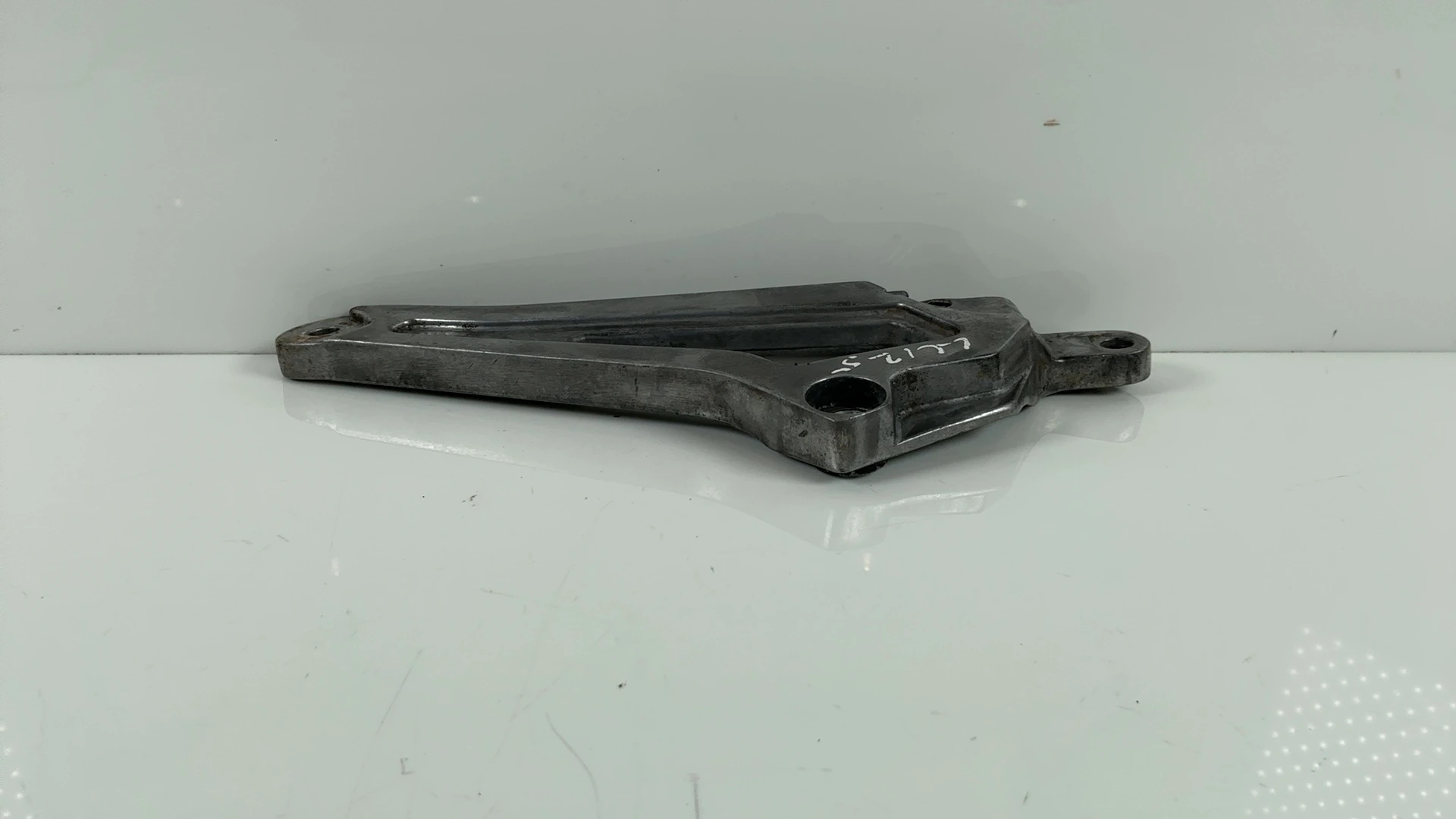 Yamaha RD125LC RD125 LC 125cc Left Side Foot Rest Bracket 1982-1986 10W-27442-01 - Image 7