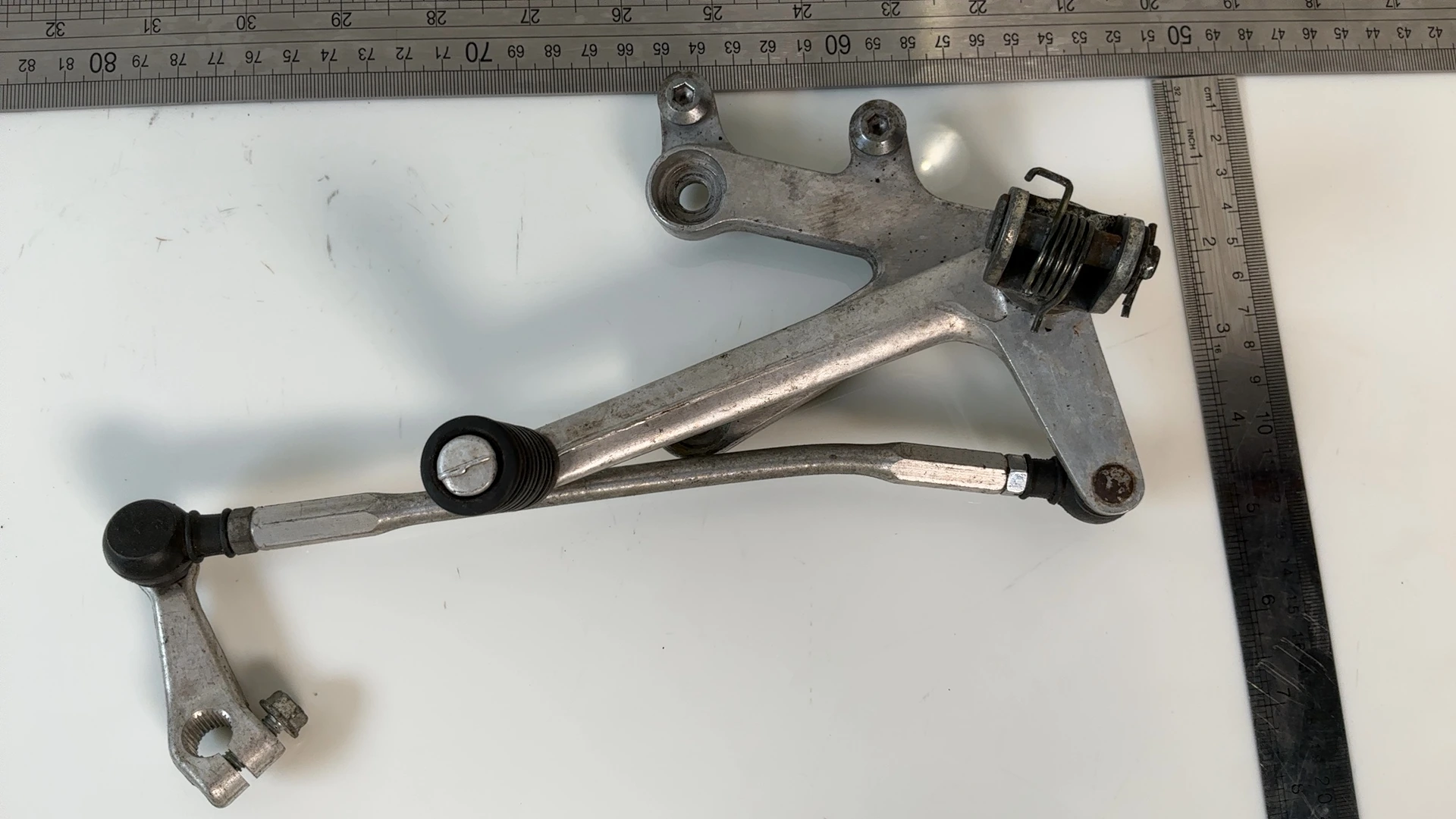 Honda CBR929RR 929cc Left Footrest Shifter Bracket 2000 2001 OEM 50700-MCJ-000 - Image 5