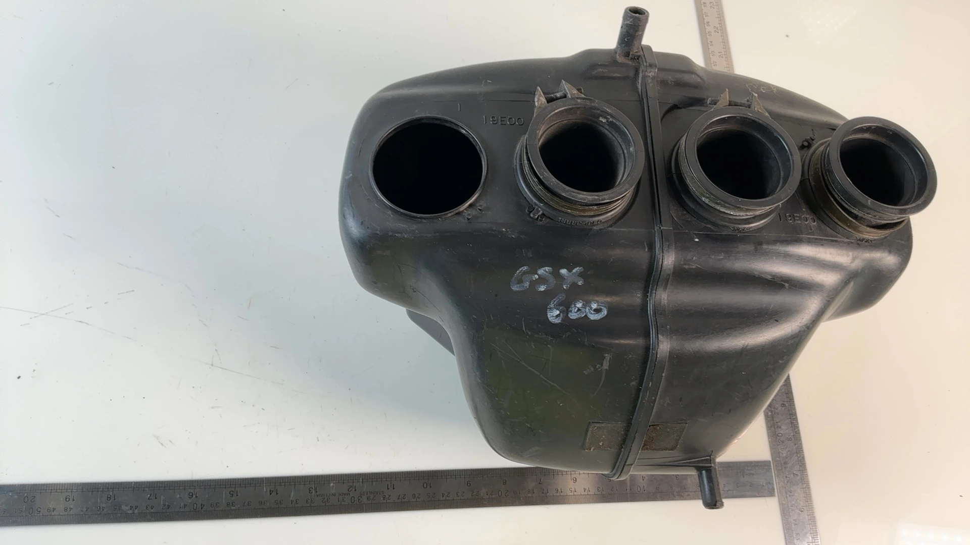 Suzuki Katana 600 GSX600F 600cc Air Filter Box 1988-1997 OEM 13700-20C00 - Image 4