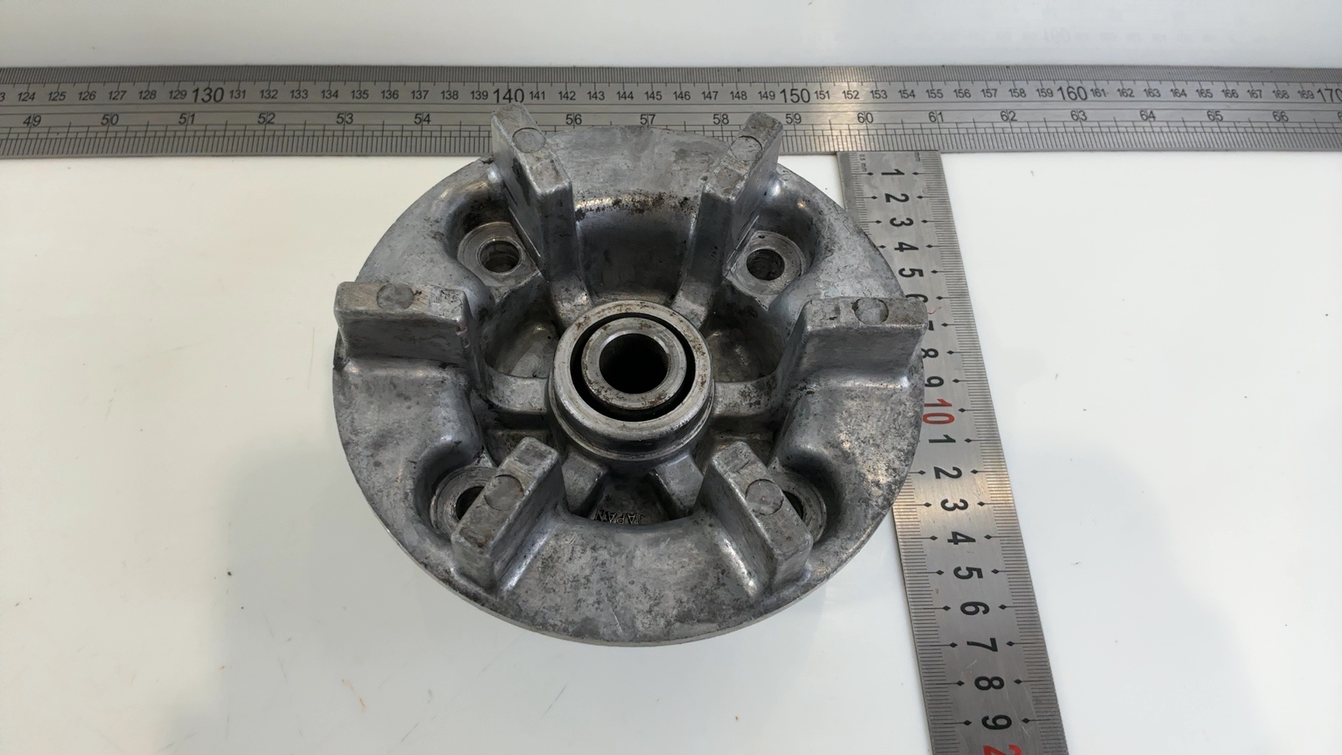 Suzuki RG500 RG400 500cc Rear Sprocket Hub 1985-1987 OEM 64611-20A00 - Image 4