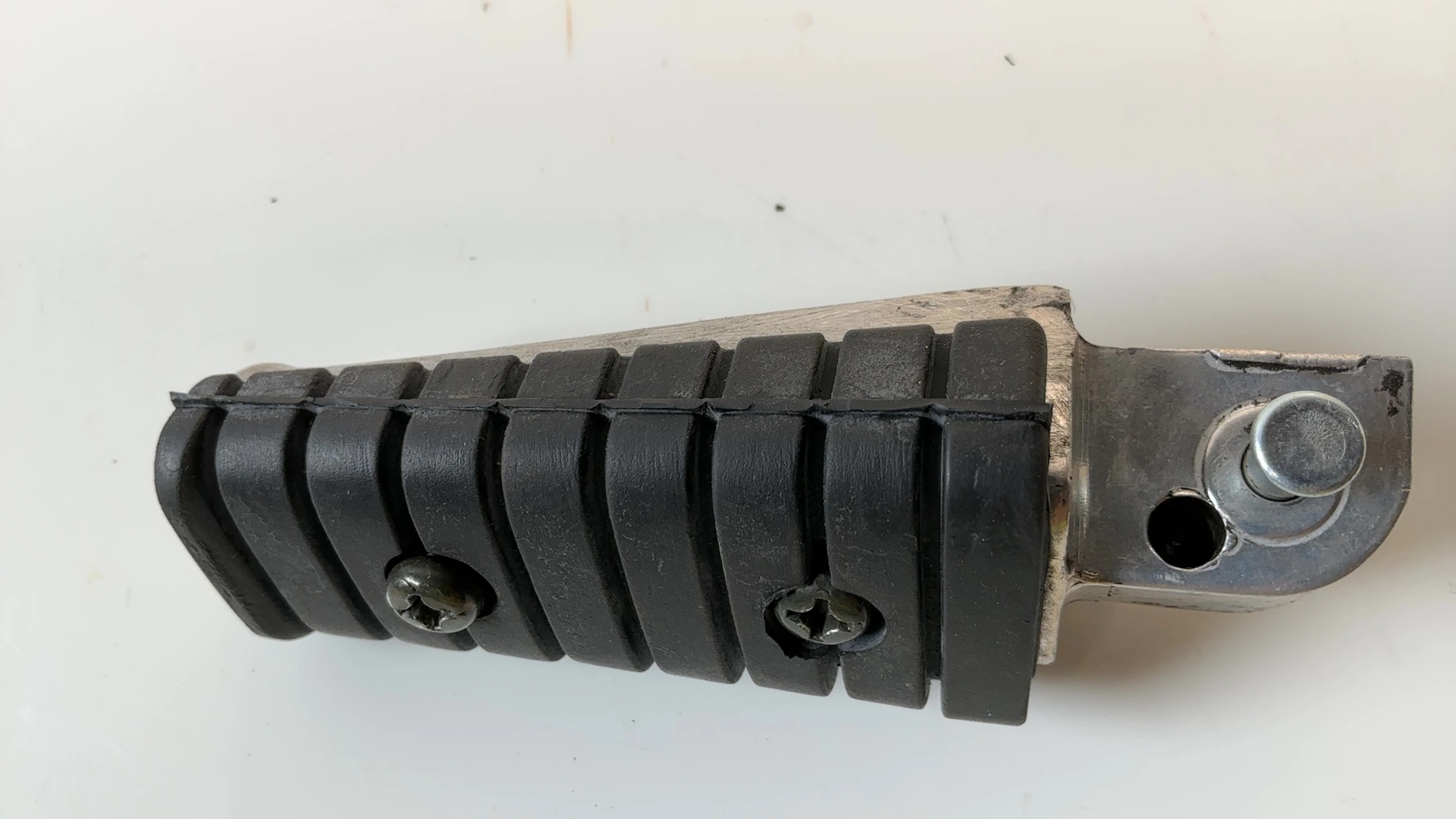 Yamaha V-Max VMX1200 1200 Rear Left Passenger Foot Peg 1986-2007 1UT-27430-01-00 - Image 6