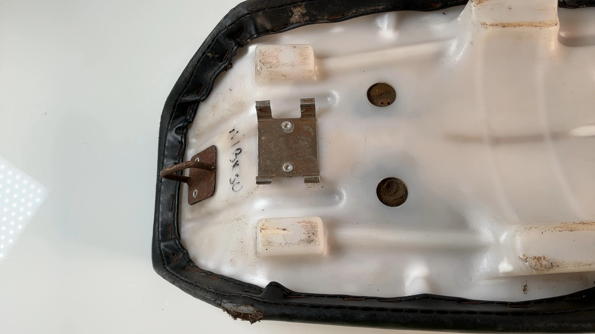 Honda MBX 50 80 MBX50 MBX80 CC Seat Saddle Unit 1982-1987 OEM 77200-GE2-000 - Image 3