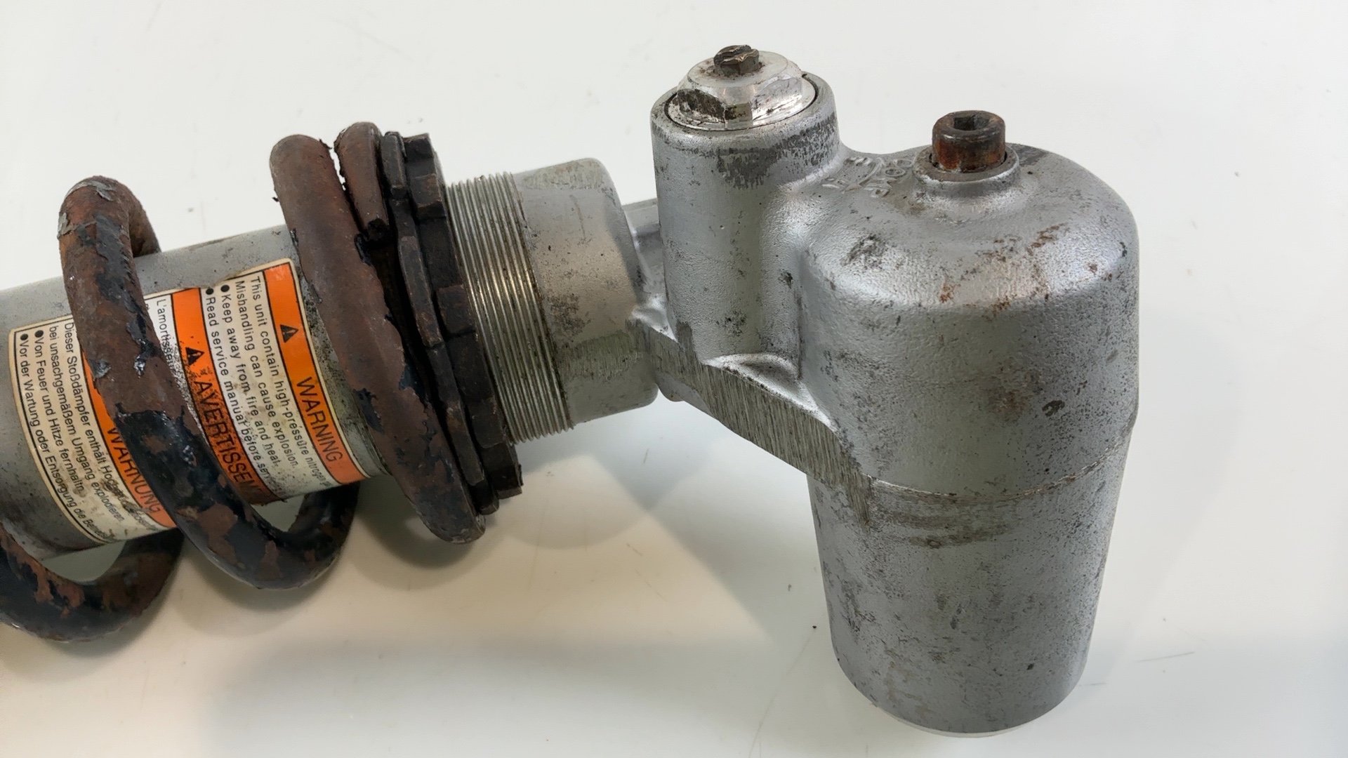 Suzuki GSXR 750 GSX-R750 750cc Rear Shock Absorber 2000-2003 OEM 62100-39F10 - Image 6