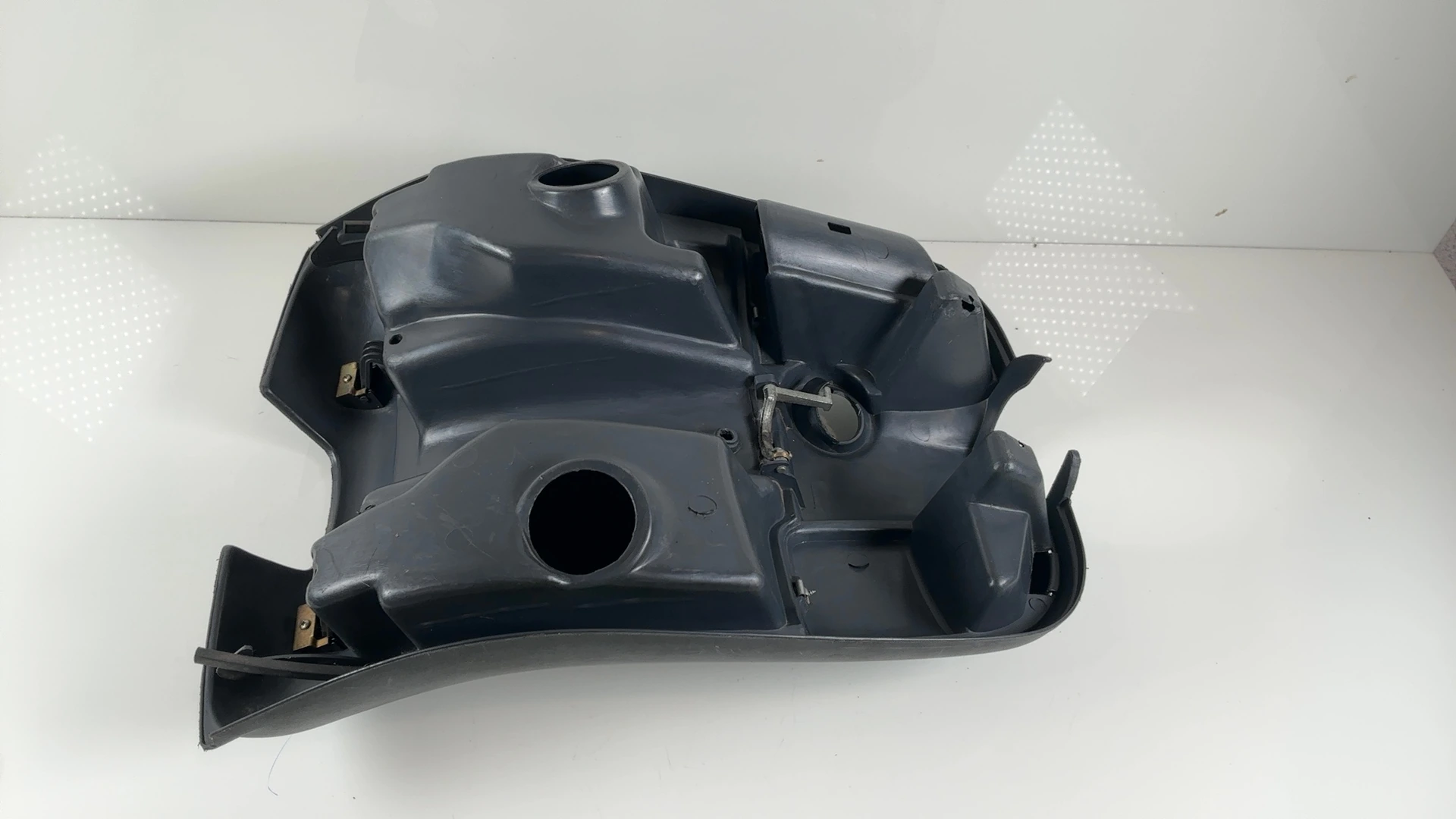 Vespa ET2 50 Inner Leg Shield Trunk Glove Box Door 1996-2004 OEM 57542500M2 - Image 4
