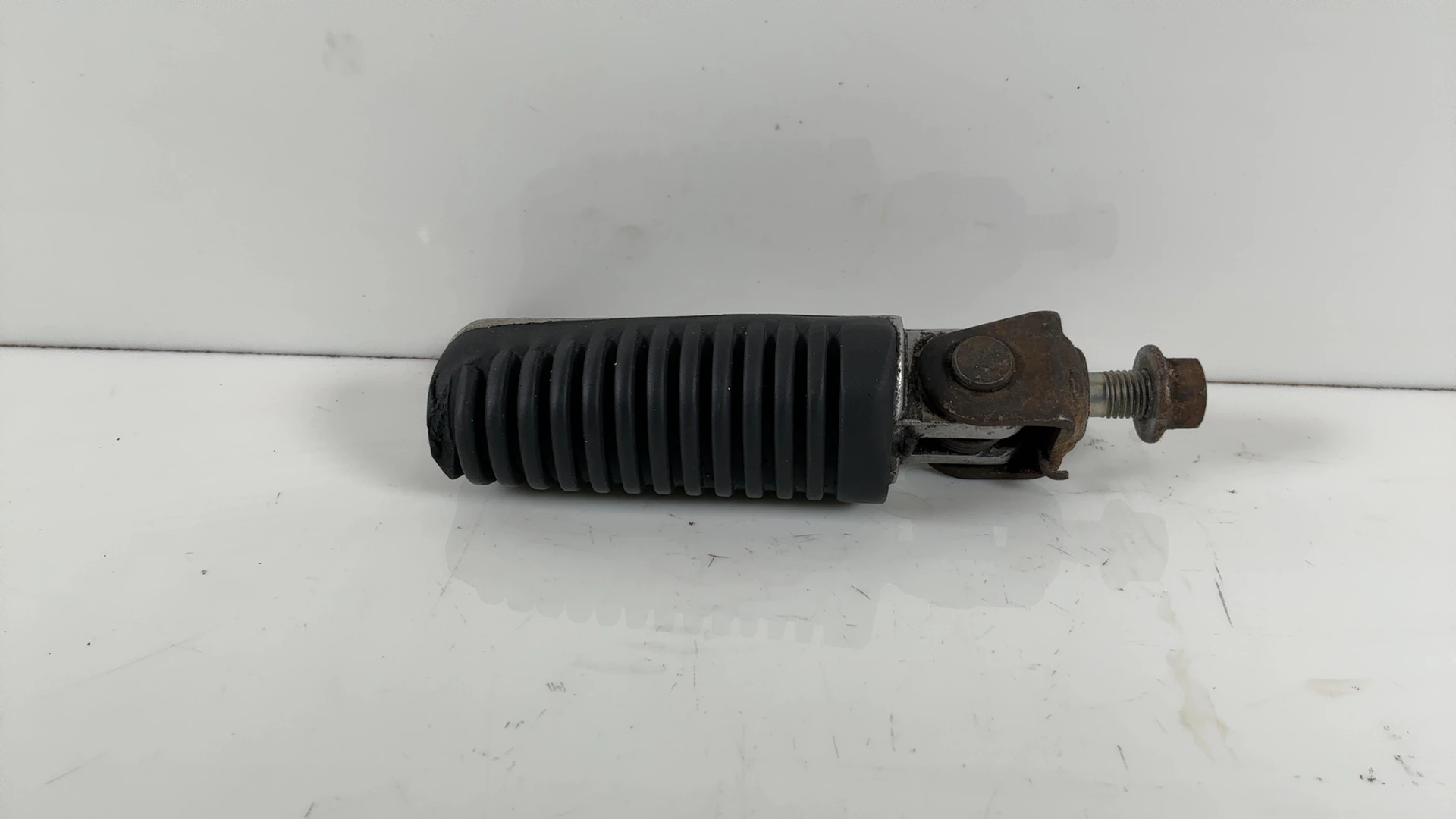 Yamaha YZF600R YZF 600 600cc Front Left Footrest Peg 1997-07 OEM 4BH-27451-01-00