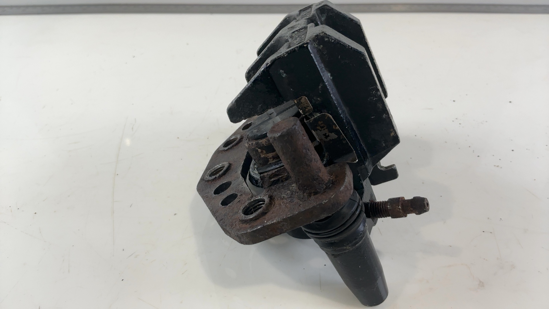 Suzuki GSX 1100 G GV74A 1100 Front Brake Caliper 1991-1994 OEM 59300-26D01 - Image 8