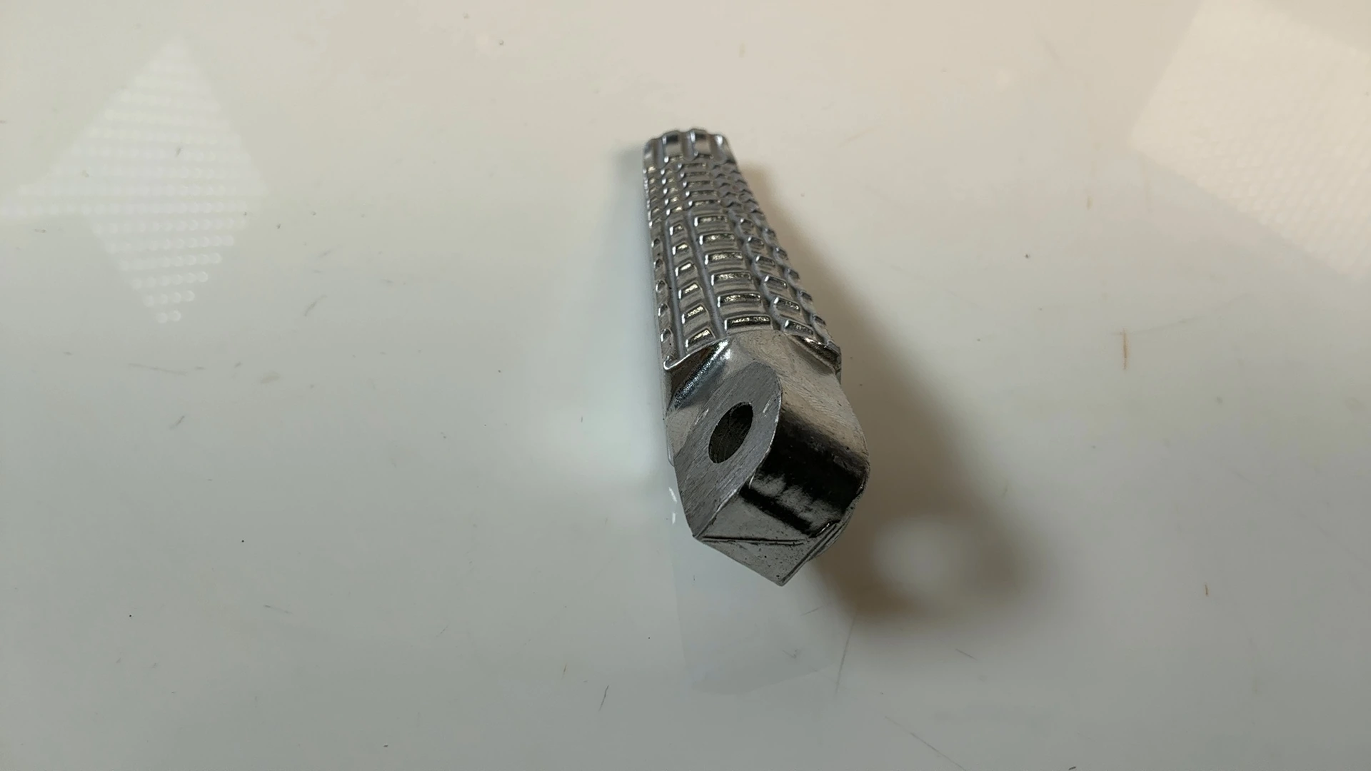 Suzuki SFV650 Gladius GSXR 600 750 Rear Right Foot Peg 2009-2016 OEM 43611-41G00 - Image 4